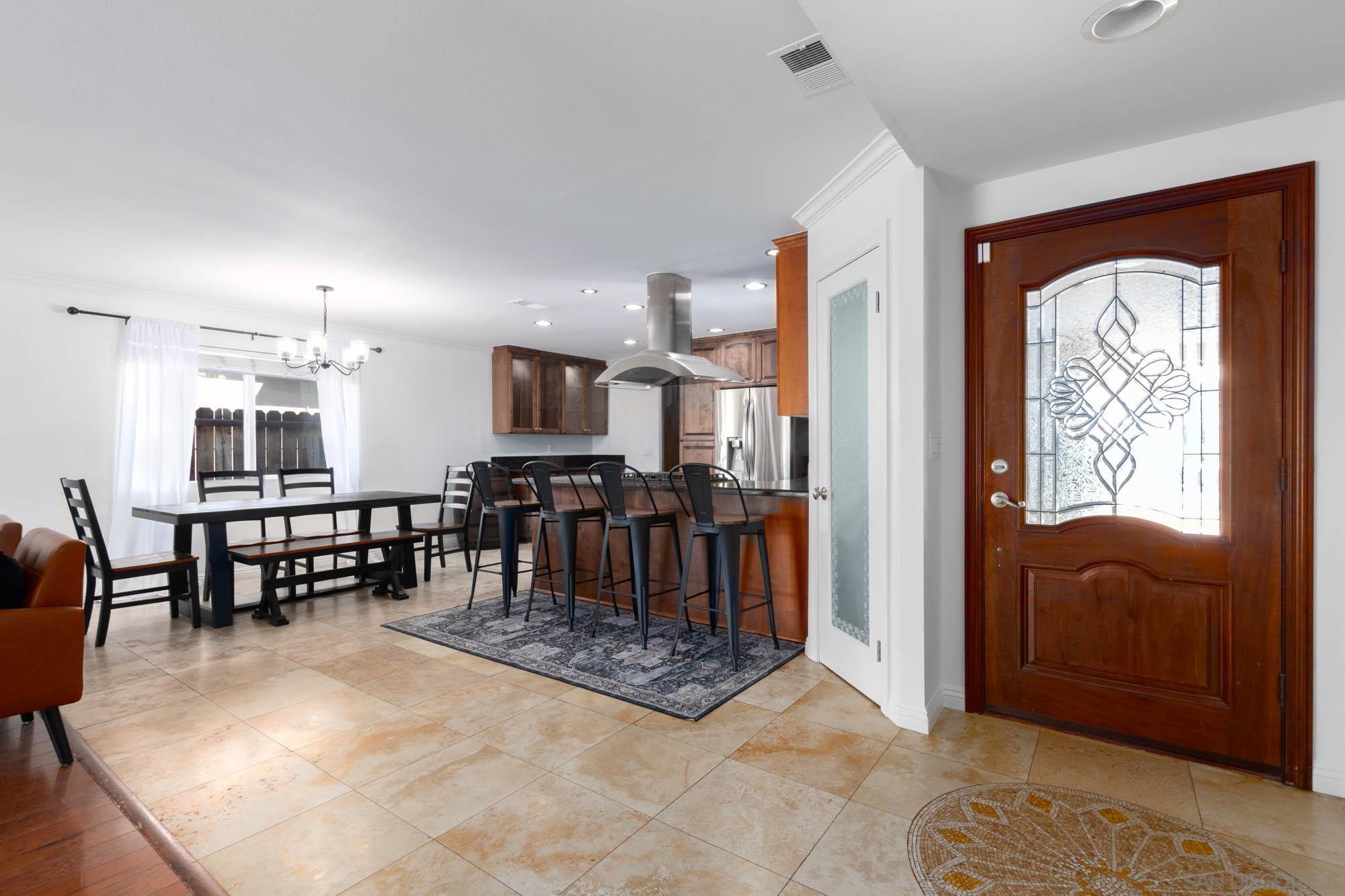 Detail Gallery Image 12 of 51 For 9722  Roe Dr, Santee,  CA 92071 - 5 Beds | 3 Baths