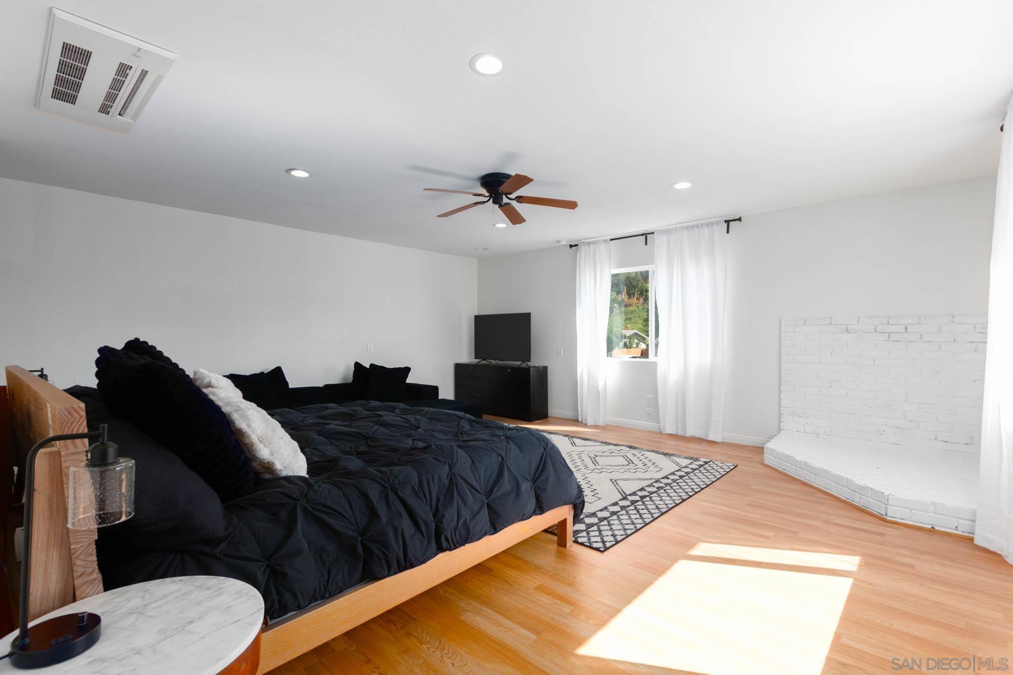 Detail Gallery Image 23 of 51 For 9722  Roe Dr, Santee,  CA 92071 - 5 Beds | 3 Baths