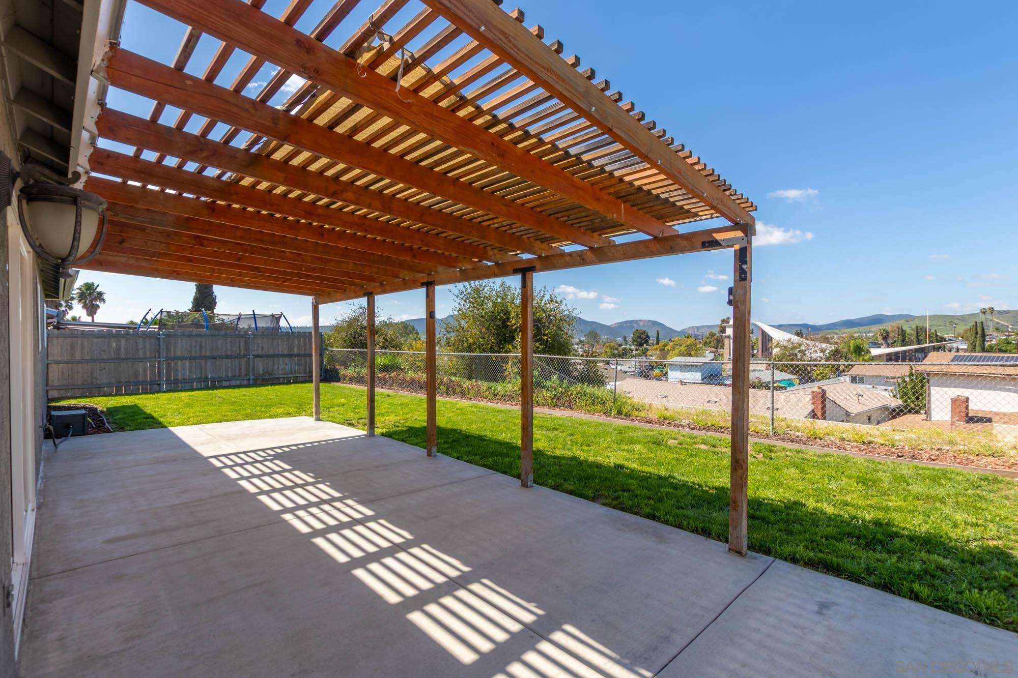 Detail Gallery Image 29 of 51 For 9722  Roe Dr, Santee,  CA 92071 - 5 Beds | 3 Baths