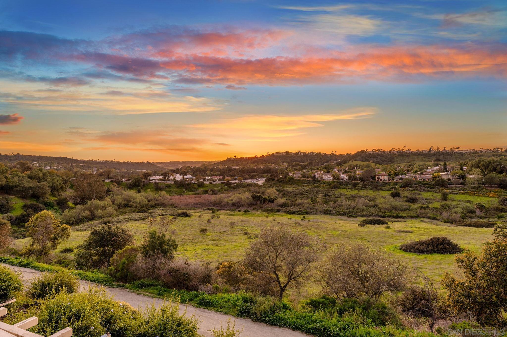 Detail Gallery Image 2 of 75 For 6277  Paseo Privado, Carlsbad,  CA 92009 - 4 Beds | 2/1 Baths
