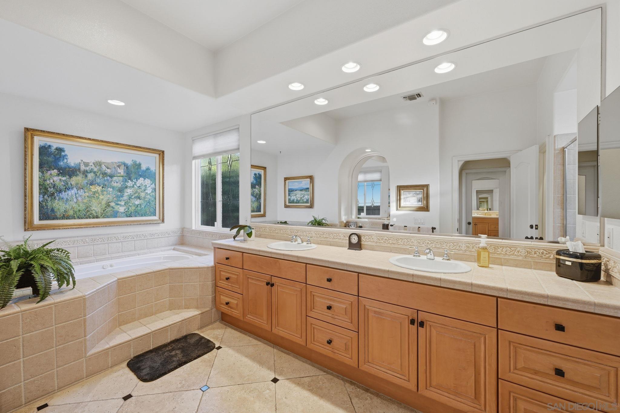 Detail Gallery Image 32 of 75 For 6277  Paseo Privado, Carlsbad,  CA 92009 - 4 Beds | 2/1 Baths