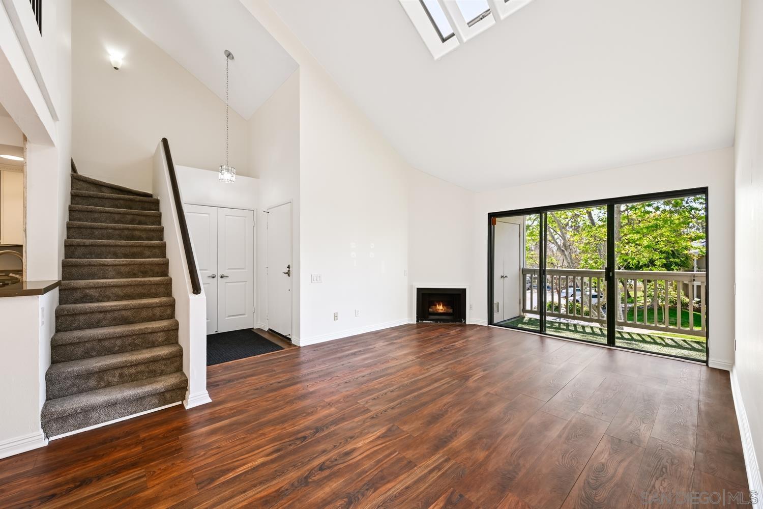 Detail Gallery Image 3 of 25 For 12237  Carmel Vista Rd  #259,  San Diego,  CA 92130 - 3 Beds | 2 Baths