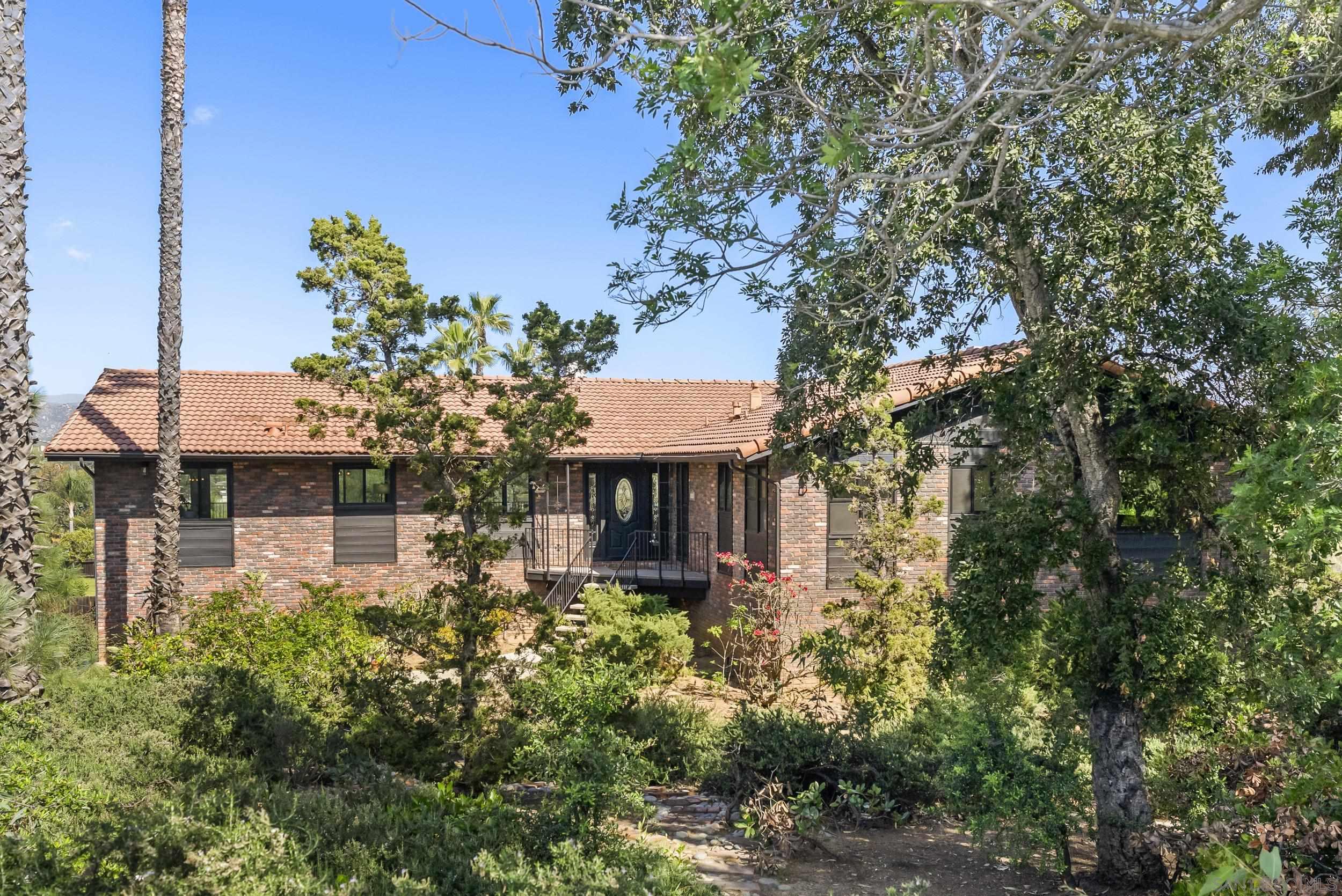 Detail Gallery Image 2 of 63 For 1080  Landavo Rancho Rd, Escondido,  CA 92027 - 4 Beds | 3 Baths