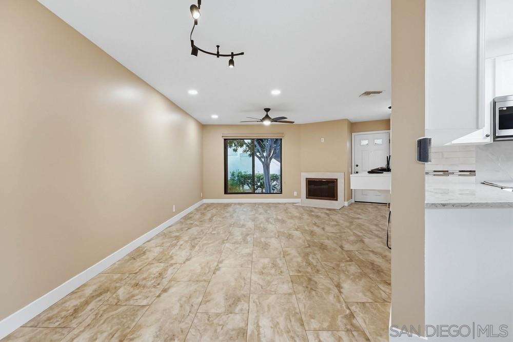 Detail Gallery Image 11 of 38 For 3910  Voltaire St, San Diego,  CA 92107 - 2 Beds | 2/1 Baths