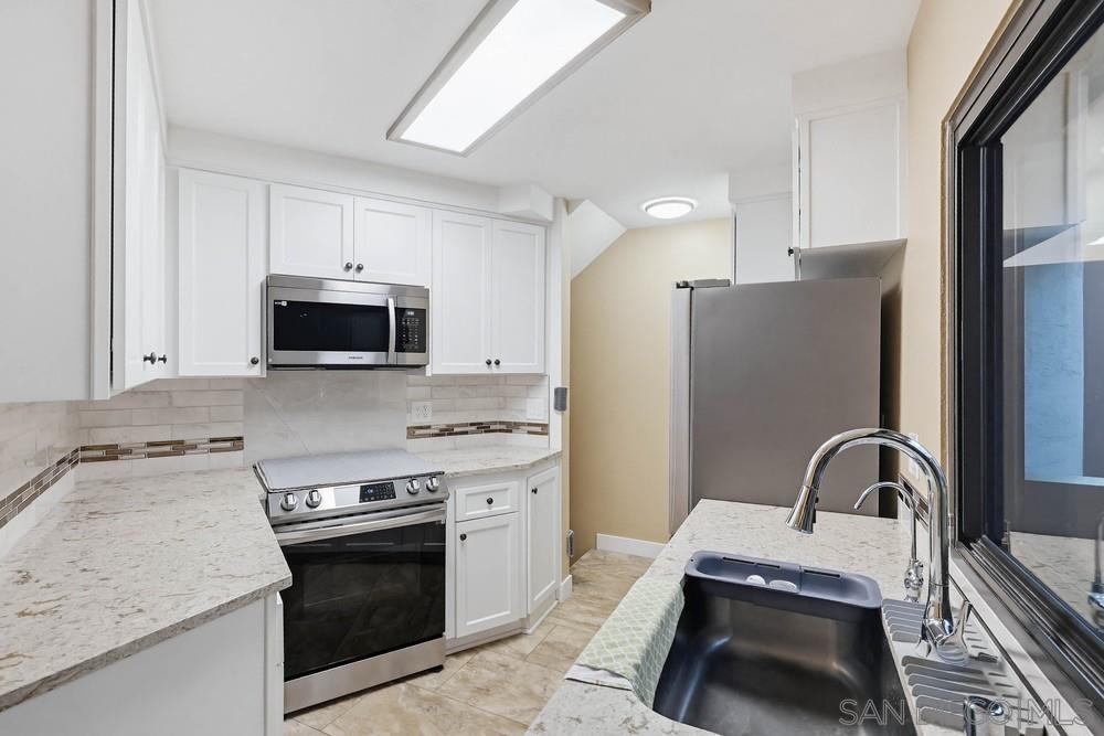 Detail Gallery Image 12 of 38 For 3910  Voltaire St, San Diego,  CA 92107 - 2 Beds | 2/1 Baths