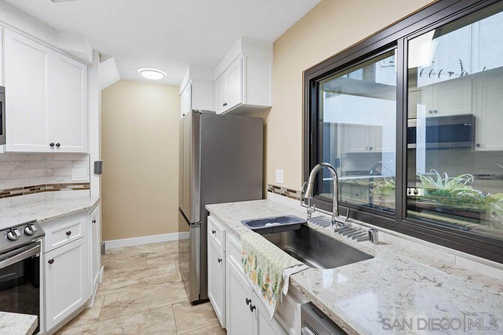 Detail Gallery Image 14 of 38 For 3910  Voltaire St, San Diego,  CA 92107 - 2 Beds | 2/1 Baths