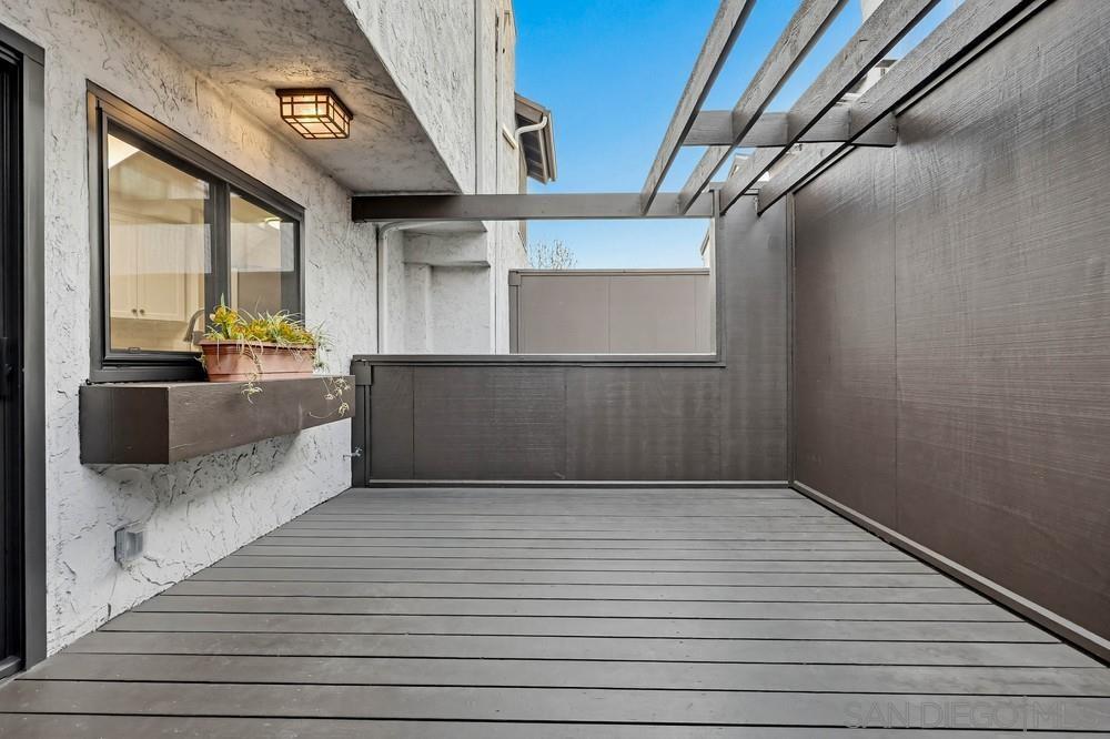 Detail Gallery Image 18 of 38 For 3910  Voltaire St, San Diego,  CA 92107 - 2 Beds | 2/1 Baths