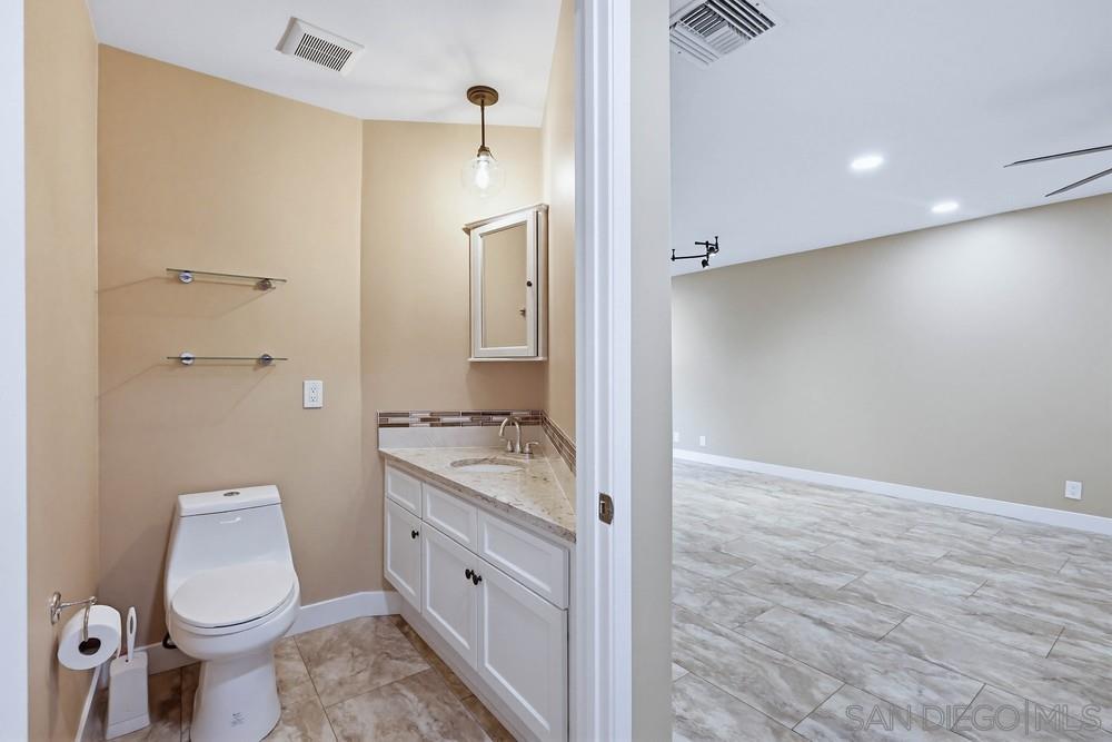 Detail Gallery Image 20 of 38 For 3910  Voltaire St, San Diego,  CA 92107 - 2 Beds | 2/1 Baths