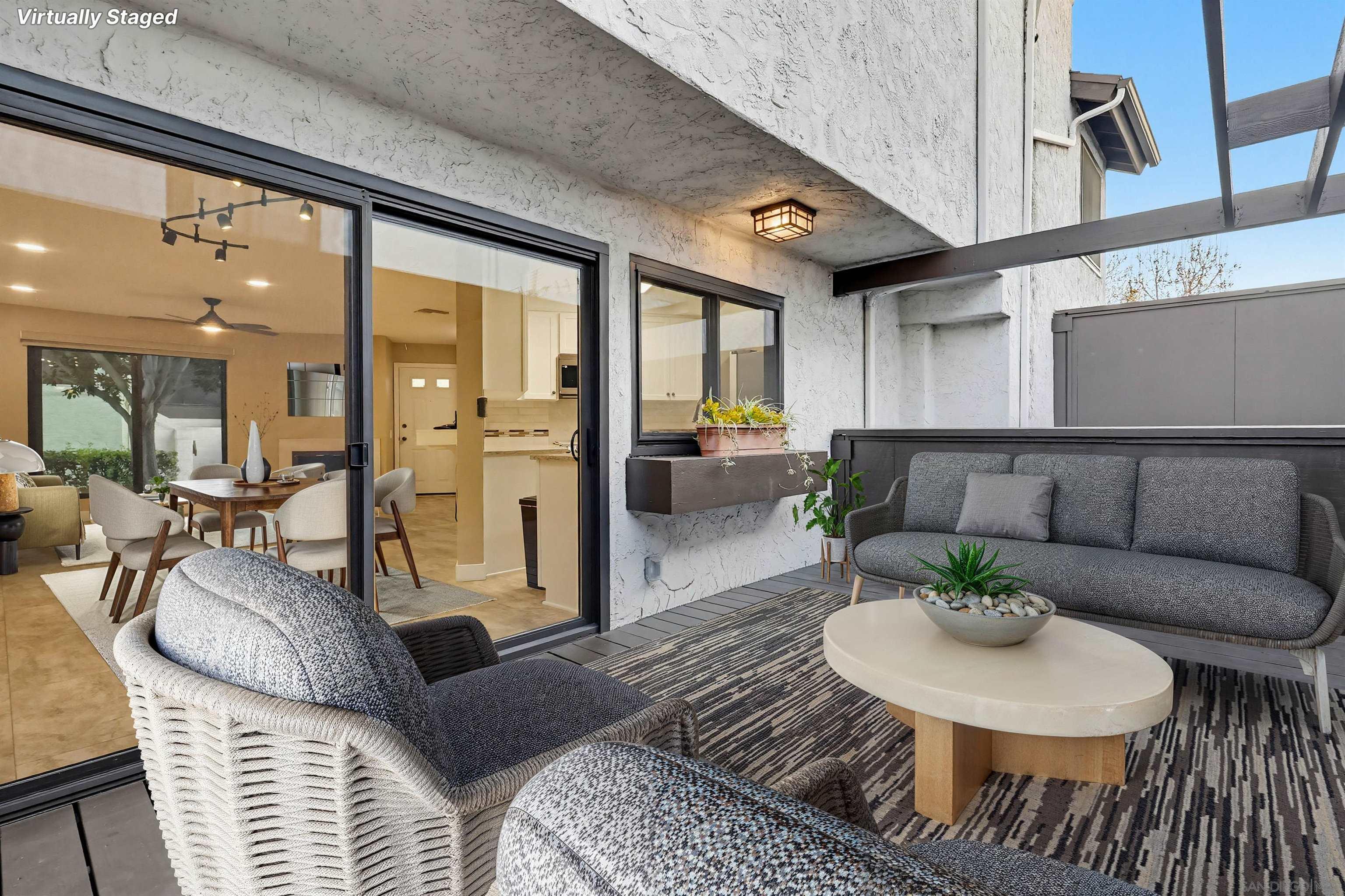 Detail Gallery Image 3 of 38 For 3910  Voltaire St, San Diego,  CA 92107 - 2 Beds | 2/1 Baths