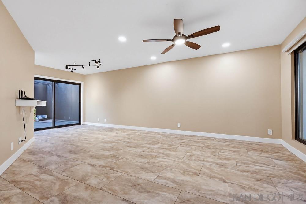 Detail Gallery Image 9 of 38 For 3910  Voltaire St, San Diego,  CA 92107 - 2 Beds | 2/1 Baths