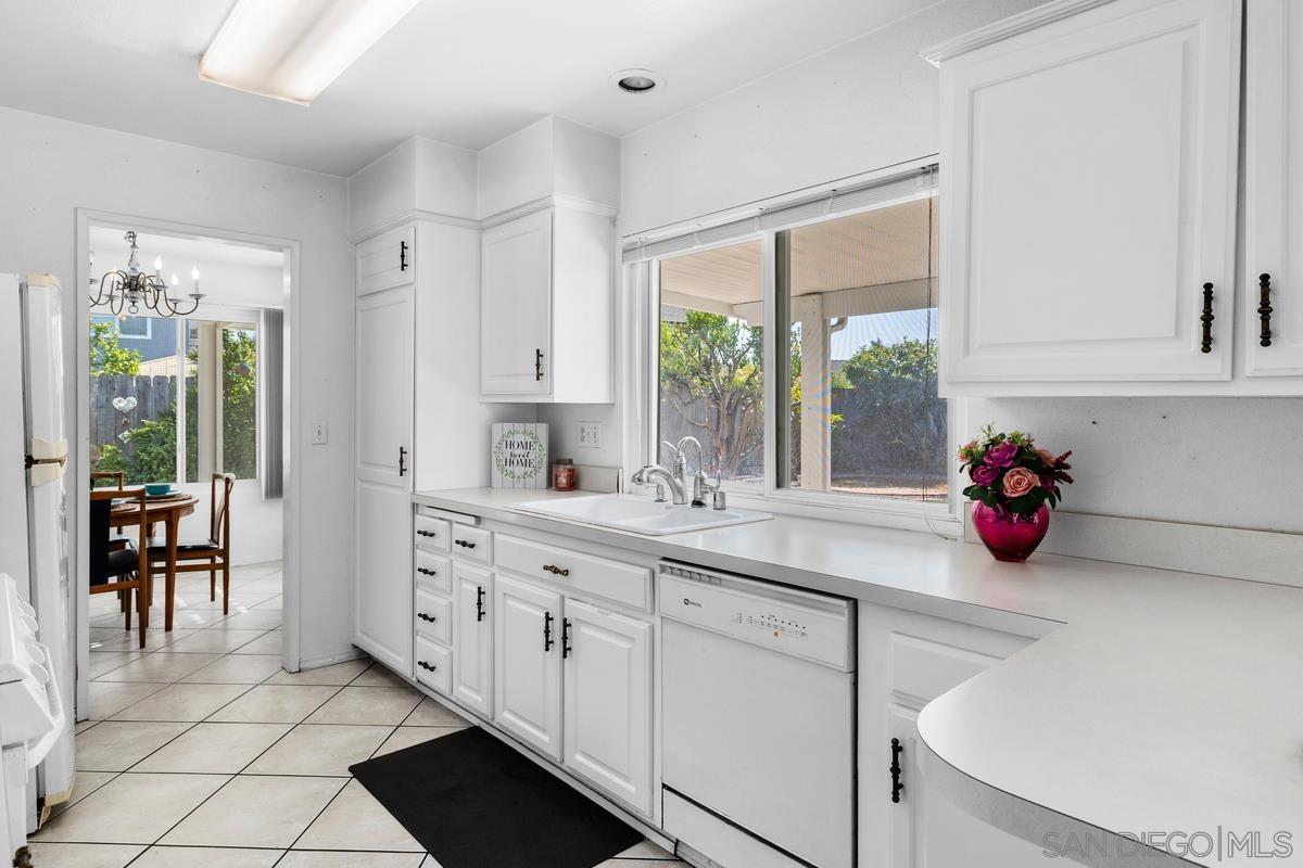 Detail Gallery Image 10 of 31 For 4775  Jamar Court, San Diego,  CA 92117 - 3 Beds | 2 Baths