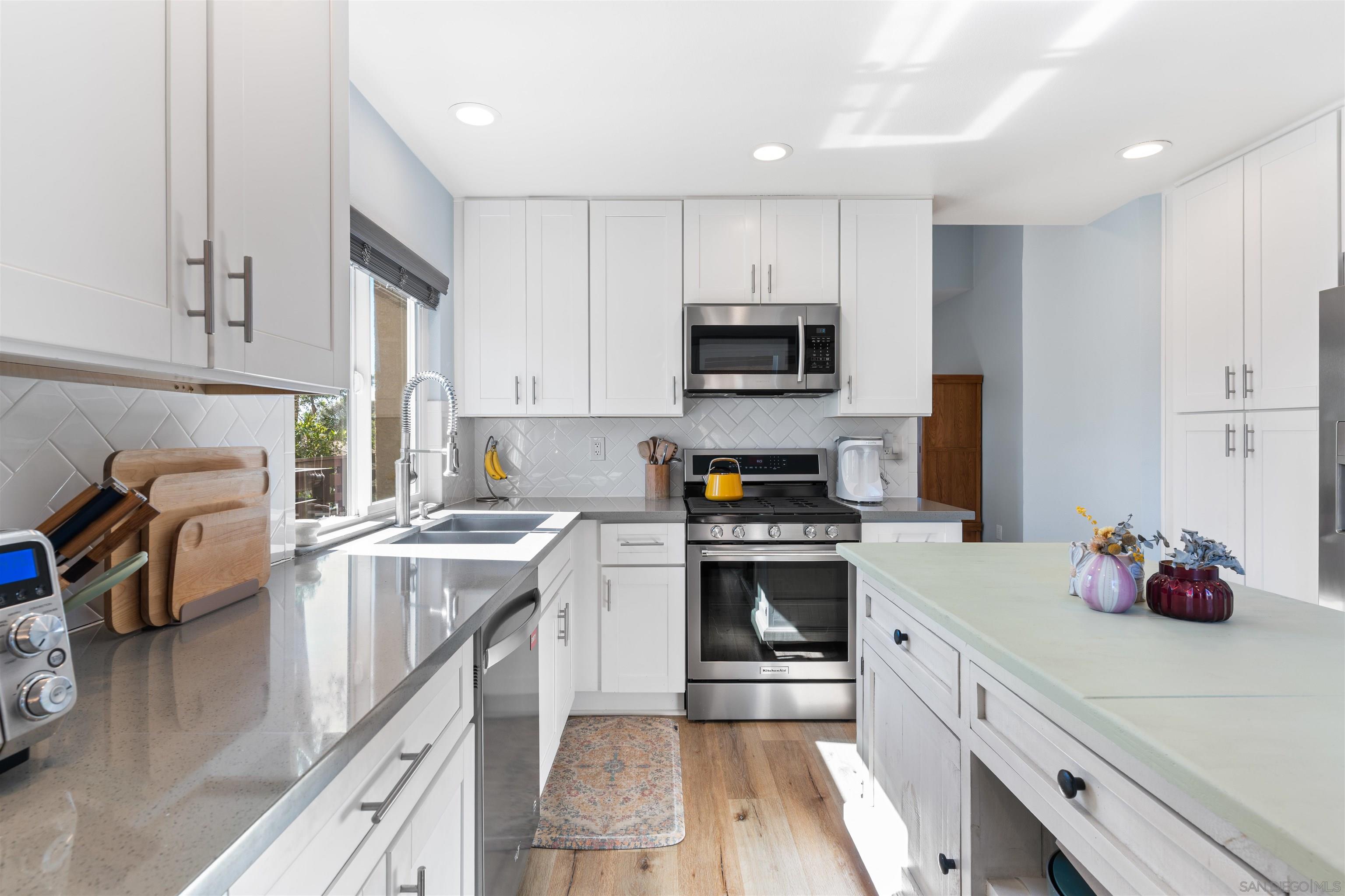 Detail Gallery Image 9 of 24 For 2038  Avenue of the Trees, Carlsbad,  CA 92008 - 3 Beds | 2 Baths