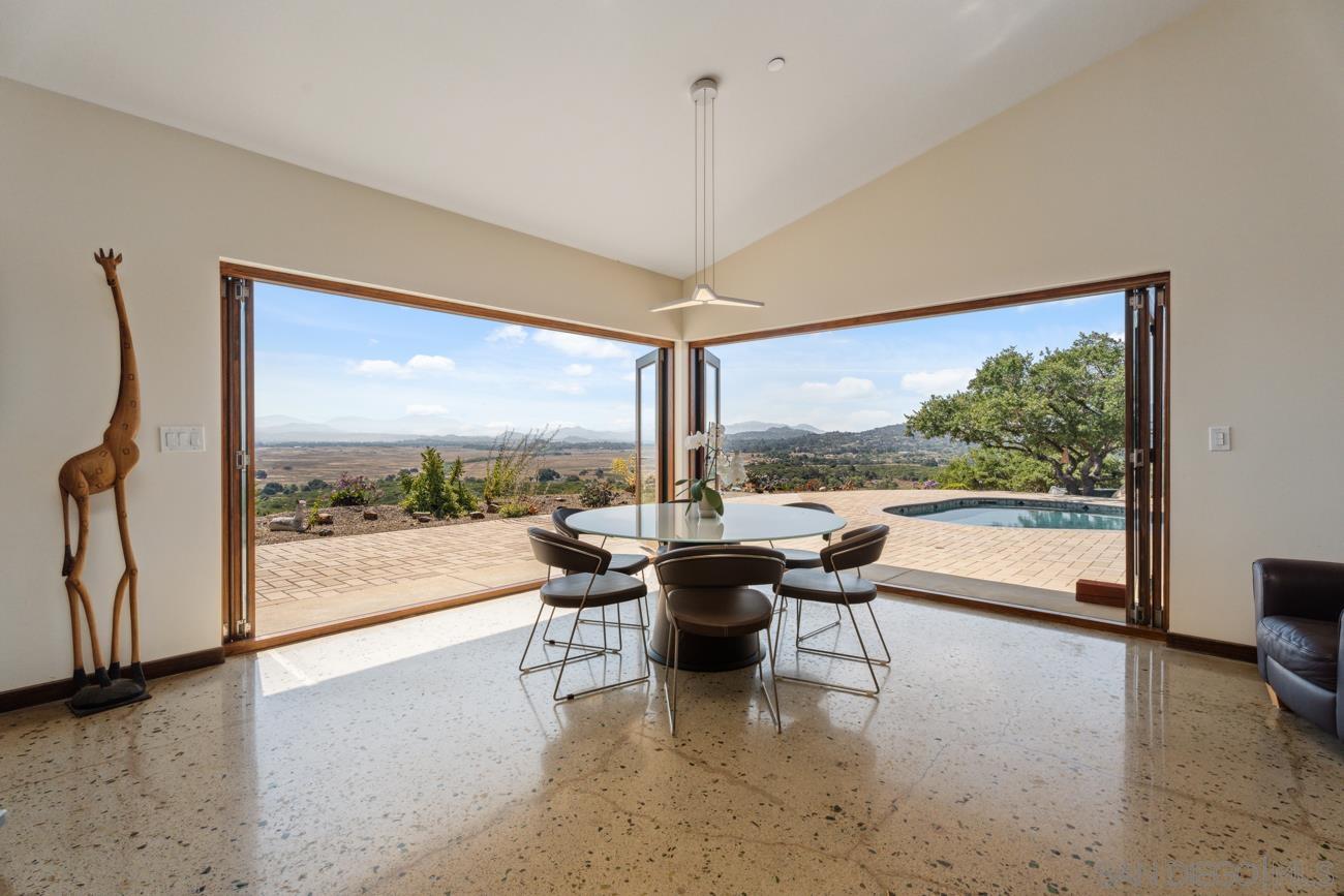 Detail Gallery Image 10 of 65 For 16996  Sky Valley Drive, Ramona,  CA 92065 - 4 Beds | 4 Baths