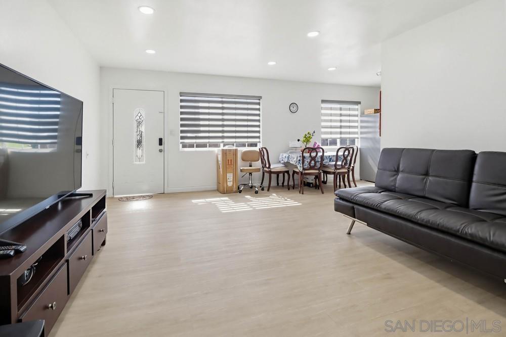 Detail Gallery Image 11 of 42 For 5436  Division St, San Diego,  CA 92114 - 4 Beds | 2 Baths