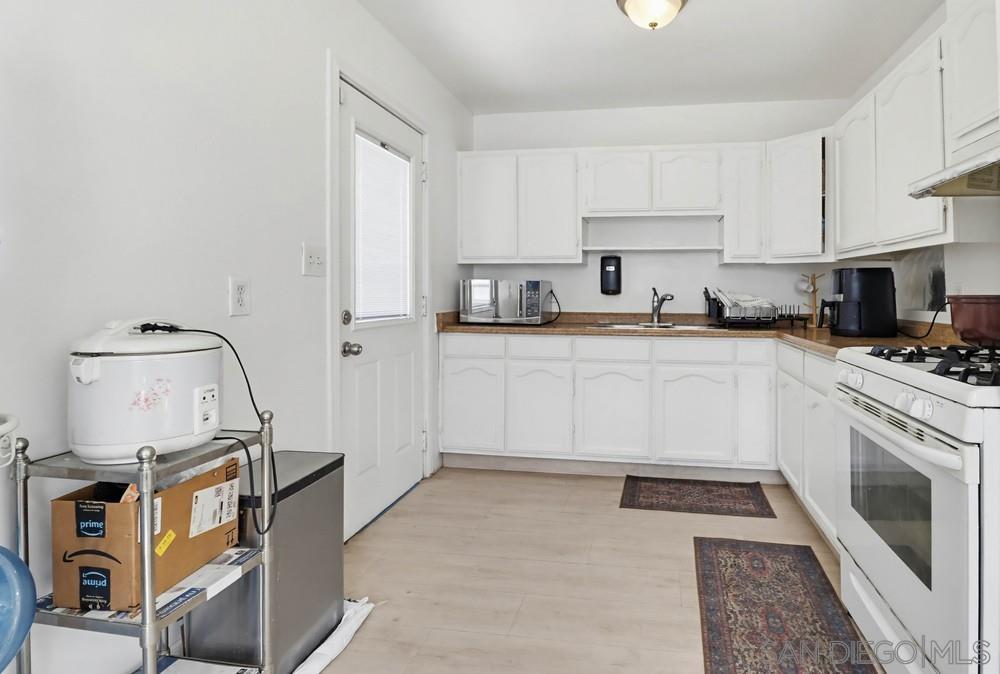 Detail Gallery Image 6 of 42 For 5436  Division St, San Diego,  CA 92114 - 4 Beds | 2 Baths