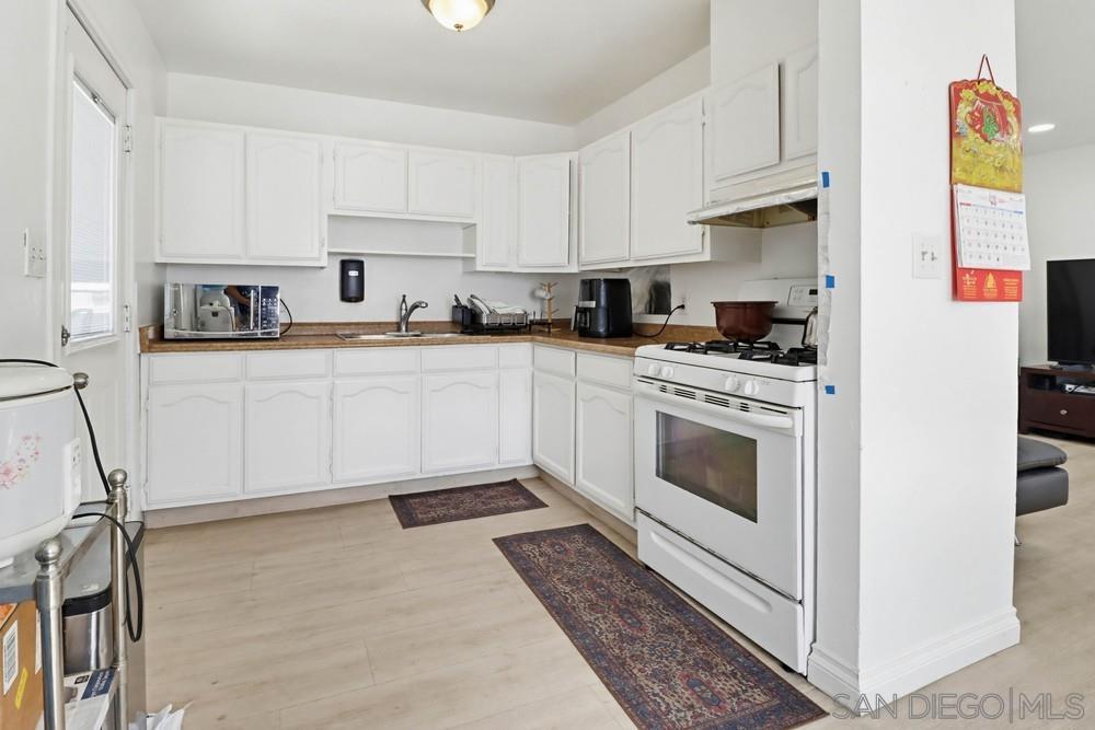 Detail Gallery Image 7 of 42 For 5436  Division St, San Diego,  CA 92114 - 4 Beds | 2 Baths