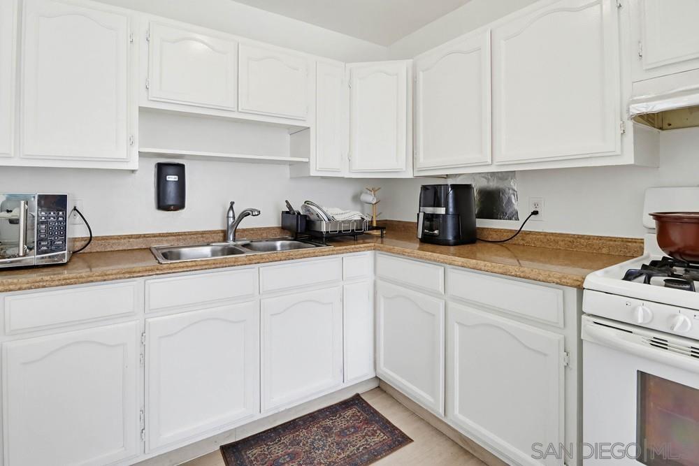 Detail Gallery Image 8 of 42 For 5436  Division St, San Diego,  CA 92114 - 4 Beds | 2 Baths