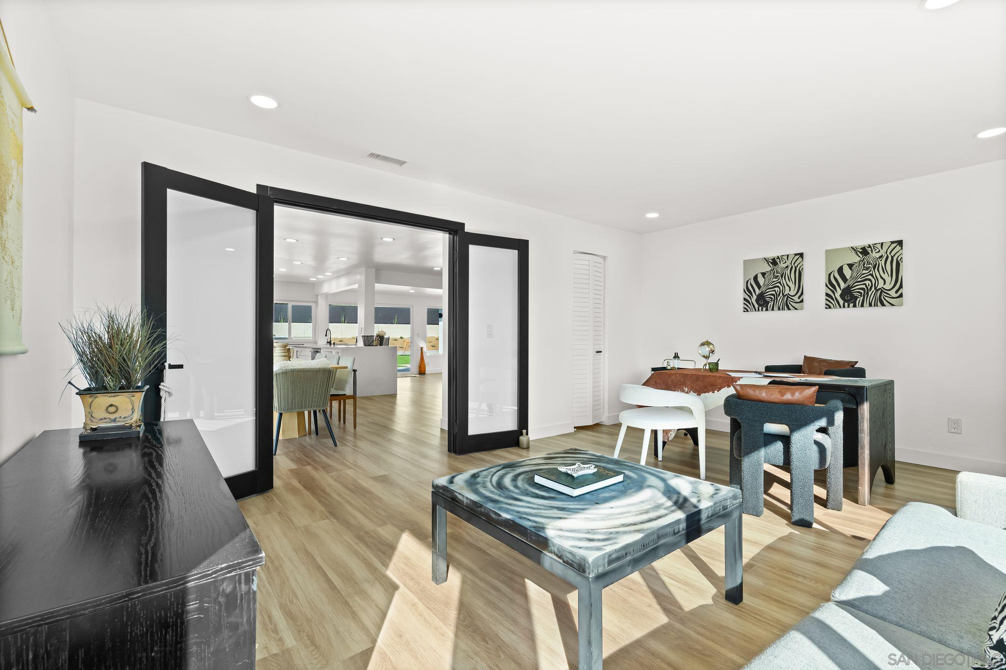 Detail Gallery Image 14 of 32 For 1110  Sea Village Dr, Cardiff By The Sea,  CA 92007 - 5 Beds | 3 Baths