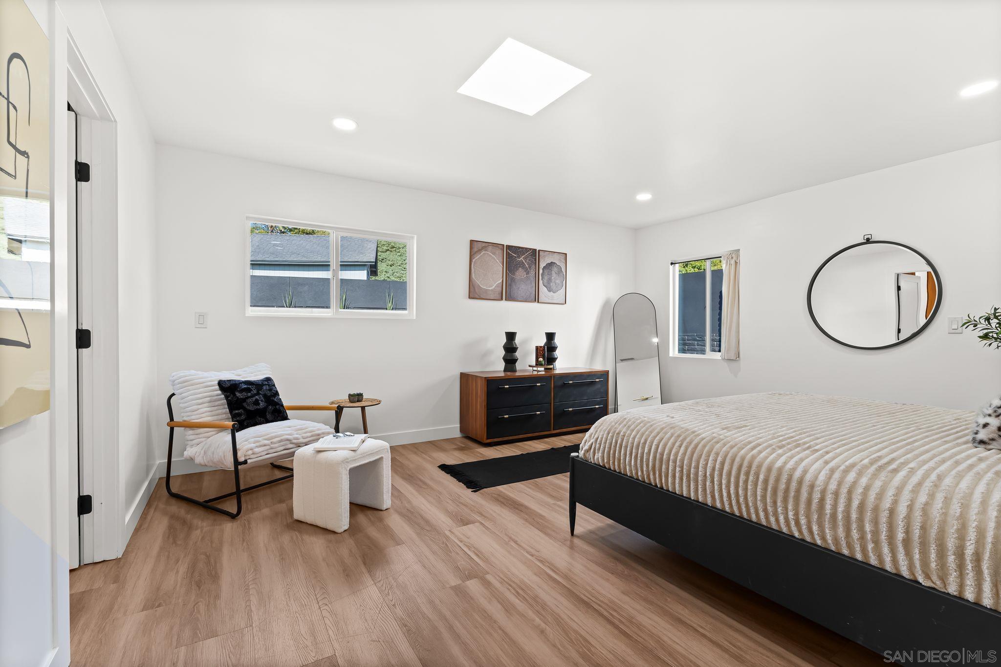 Detail Gallery Image 19 of 32 For 1110  Sea Village Dr, Cardiff By The Sea,  CA 92007 - 5 Beds | 3 Baths