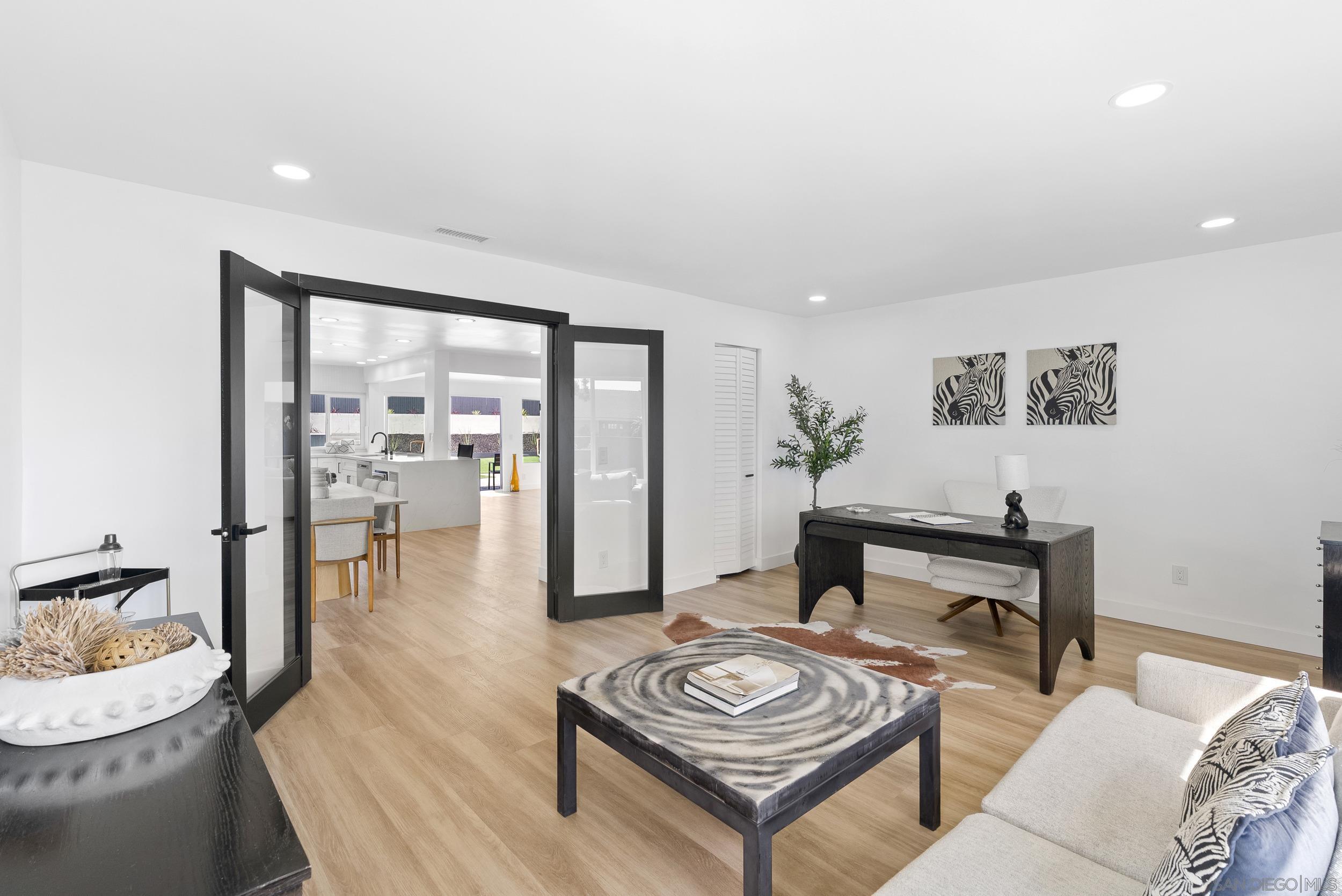 Detail Gallery Image 20 of 40 For 1110  Sea Village Dr, Cardiff By The Sea,  CA 92007 - 5 Beds | 3 Baths