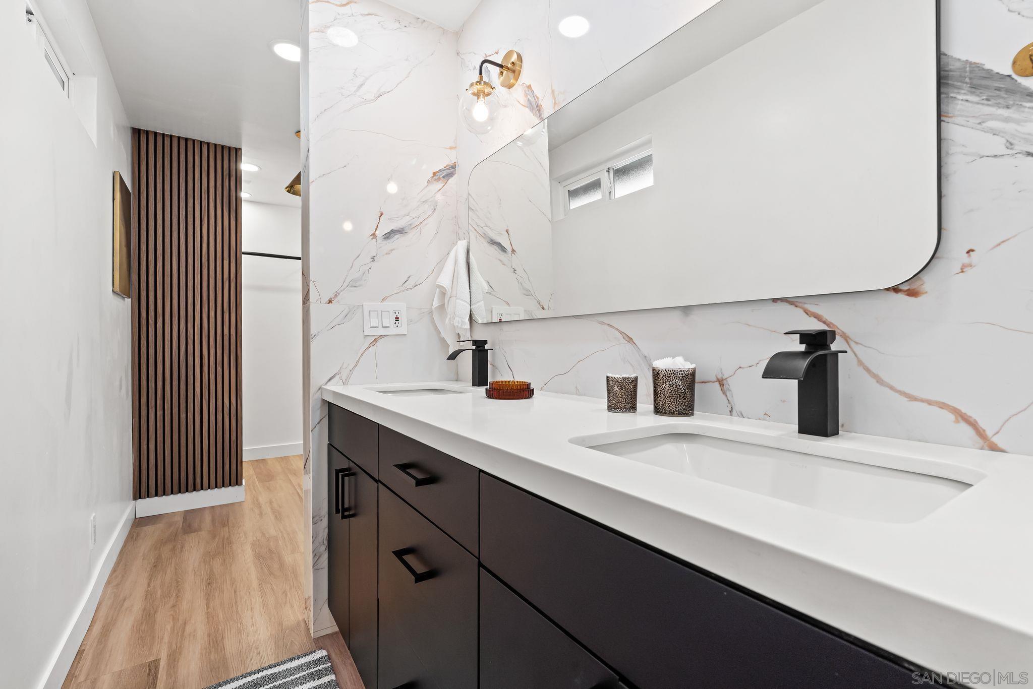 Detail Gallery Image 23 of 32 For 1110  Sea Village Dr, Cardiff By The Sea,  CA 92007 - 5 Beds | 3 Baths