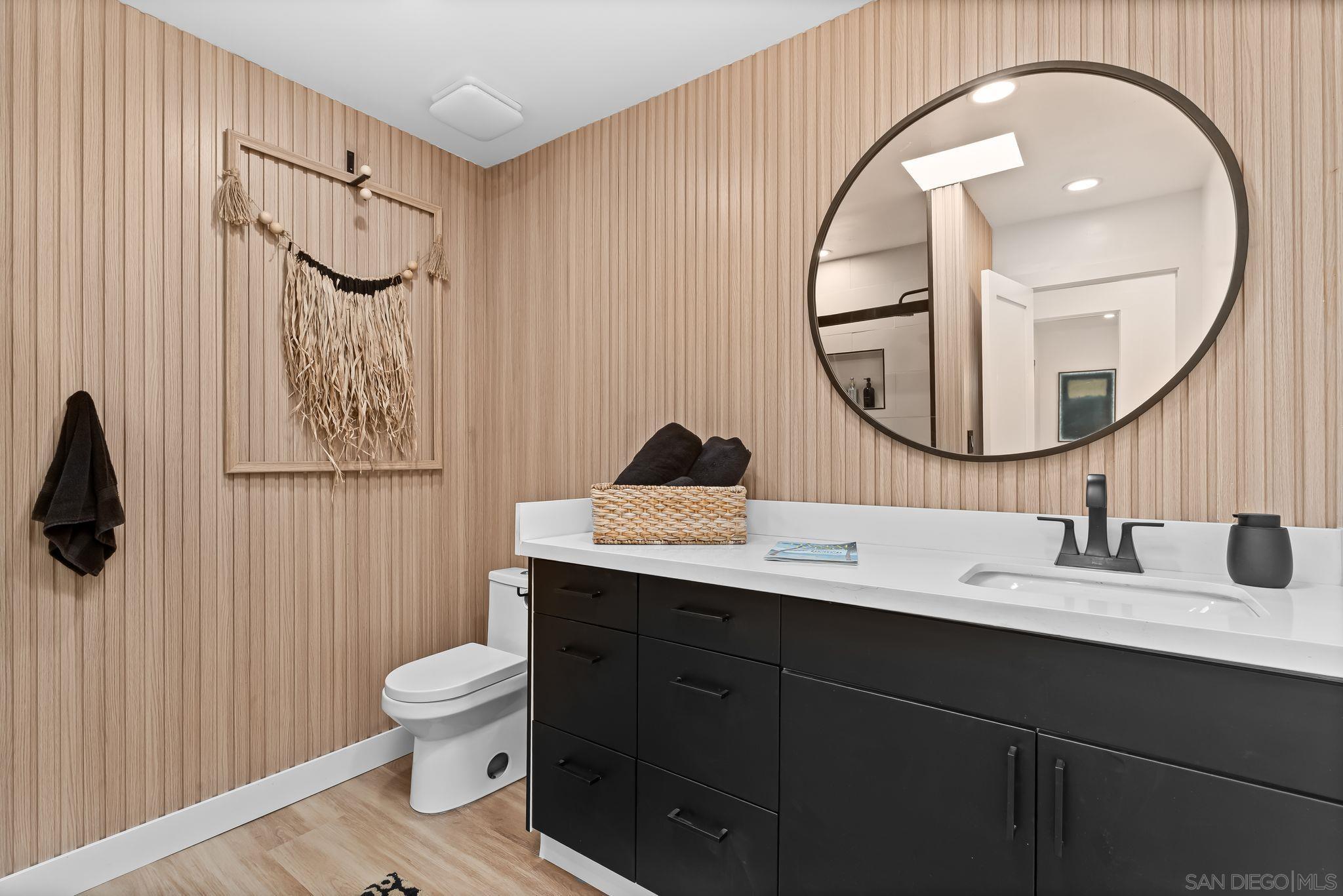 Detail Gallery Image 25 of 32 For 1110  Sea Village Dr, Cardiff By The Sea,  CA 92007 - 5 Beds | 3 Baths