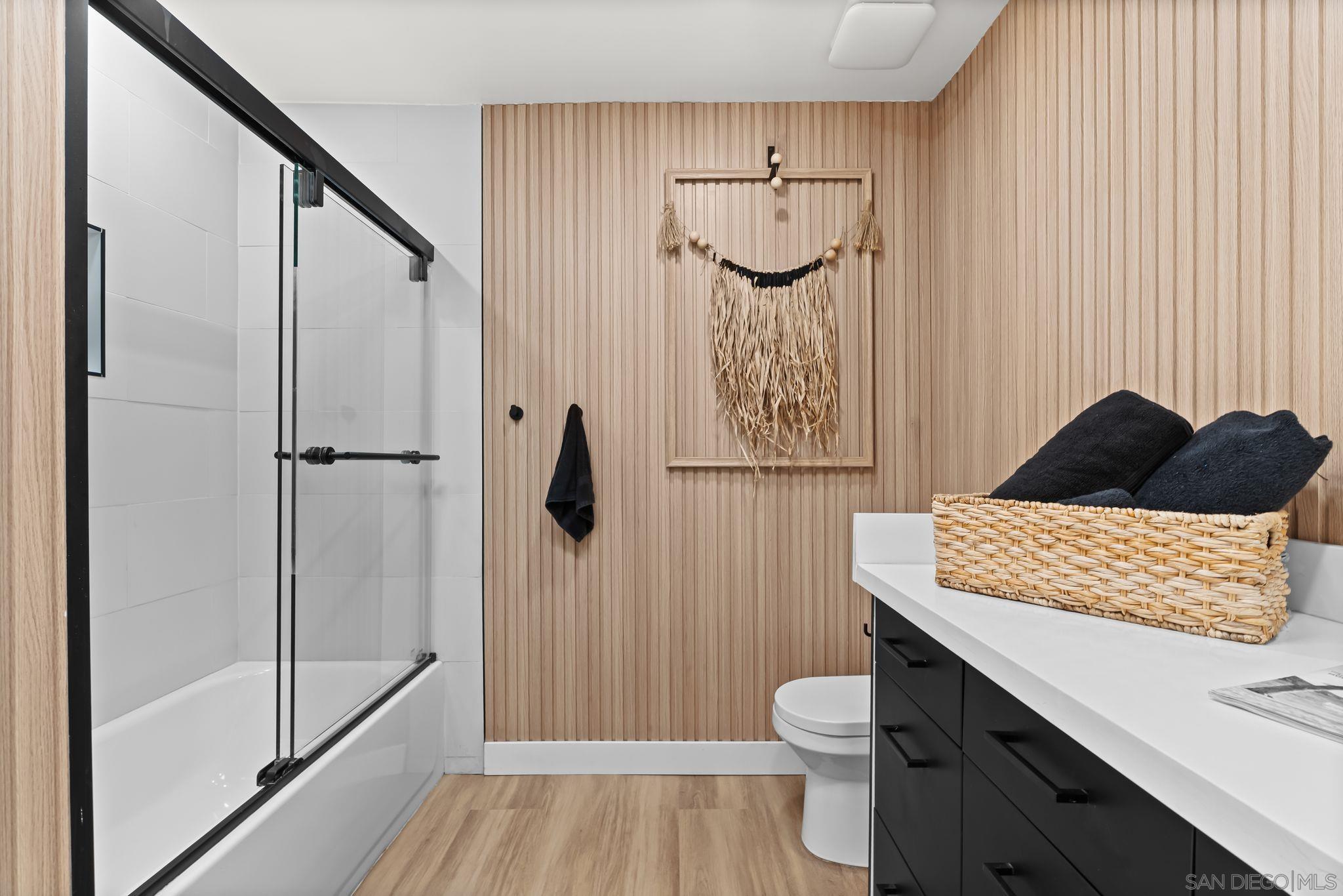 Detail Gallery Image 26 of 32 For 1110  Sea Village Dr, Cardiff By The Sea,  CA 92007 - 5 Beds | 3 Baths