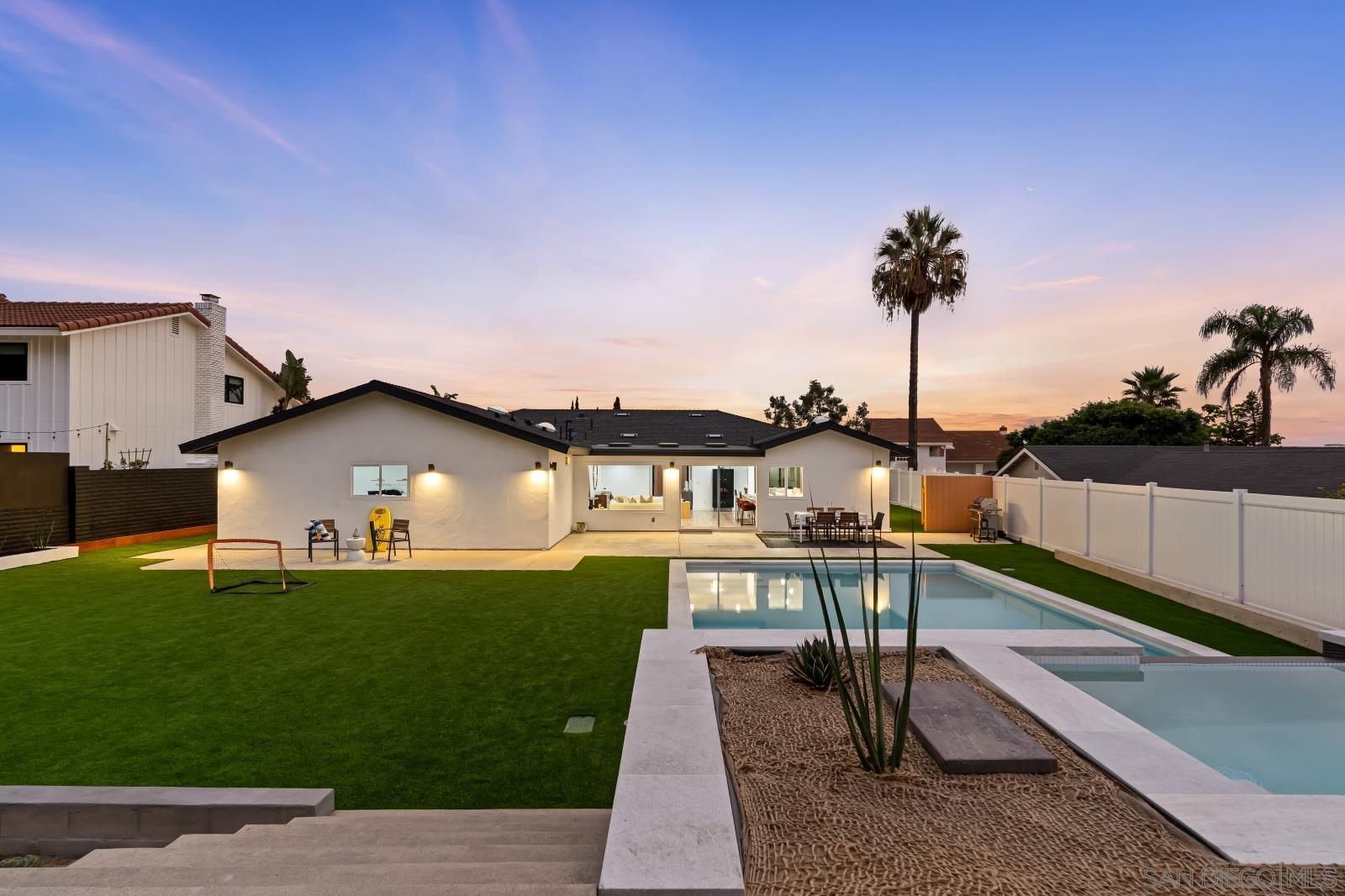 Detail Gallery Image 32 of 32 For 1110  Sea Village Dr, Cardiff By The Sea,  CA 92007 - 5 Beds | 3 Baths