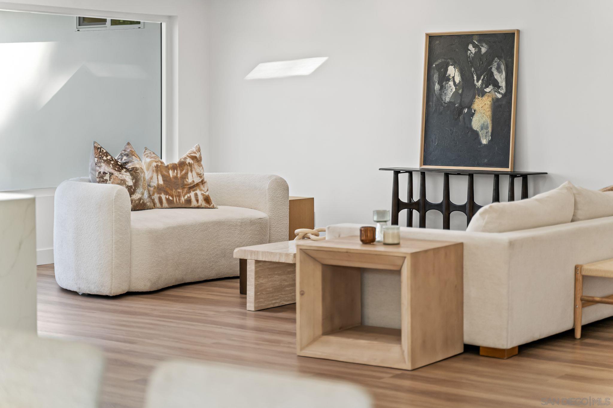 Detail Gallery Image 10 of 32 For 1110  Sea Village Dr, Cardiff By The Sea,  CA 92007 - 5 Beds | 3 Baths