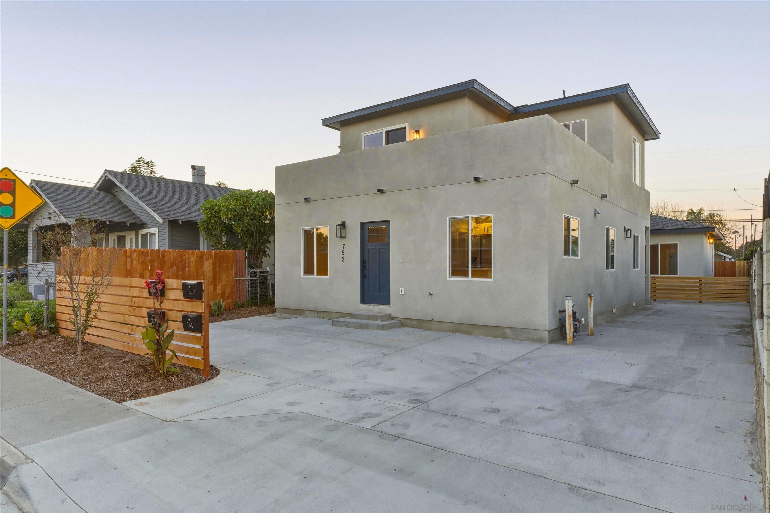 Detail Gallery Image 2 of 34 For 752 W 9th Ave, Escondido,  CA 92025 - – Beds | – Baths