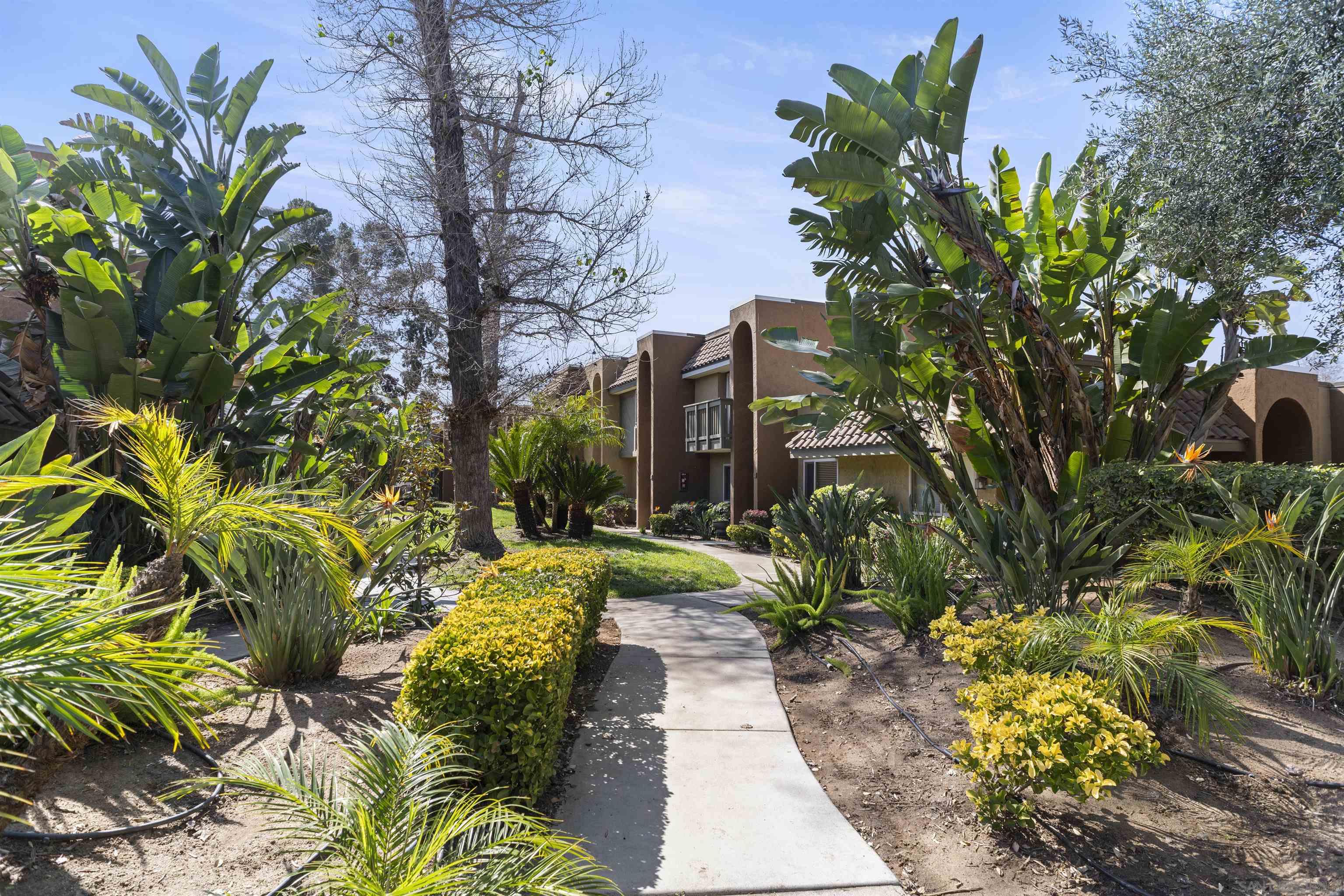 Detail Gallery Image 2 of 35 For 1417  N Broadway  #B,  Escondido,  CA 92026 - 2 Beds | 1/1 Baths