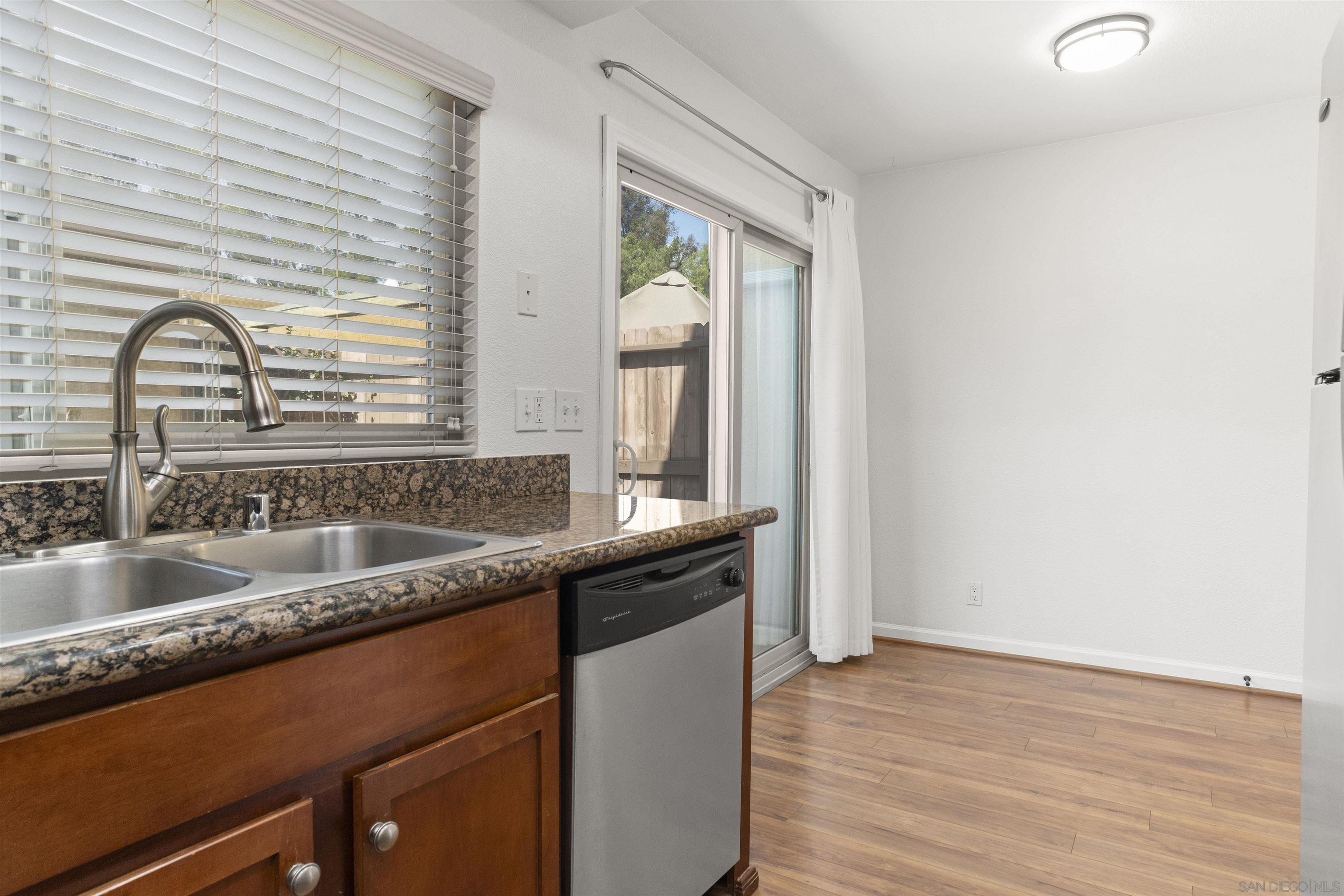 Detail Gallery Image 11 of 35 For 1417  N Broadway  #B,  Escondido,  CA 92026 - 2 Beds | 1/1 Baths