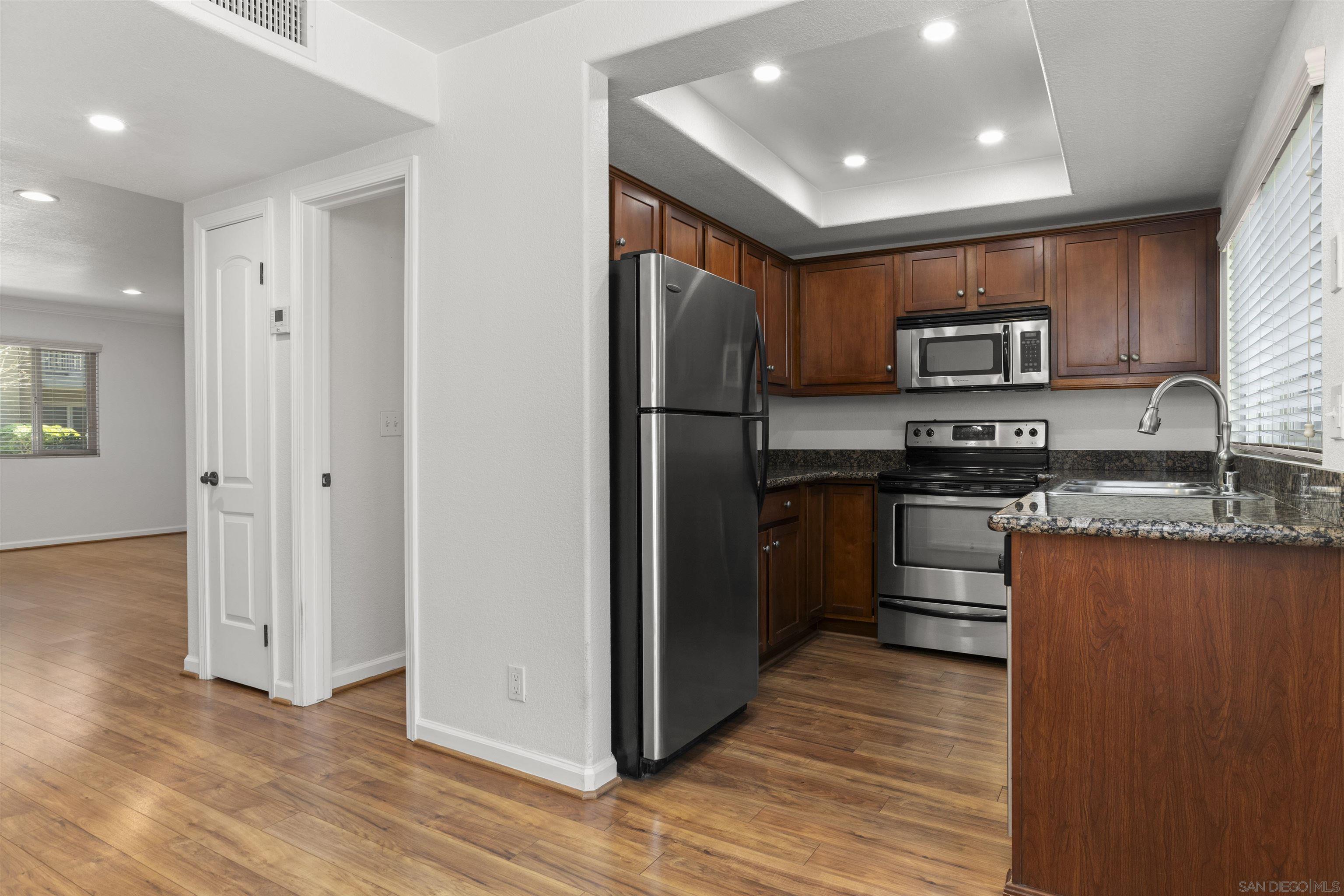 Detail Gallery Image 12 of 35 For 1417  N Broadway  #B,  Escondido,  CA 92026 - 2 Beds | 1/1 Baths