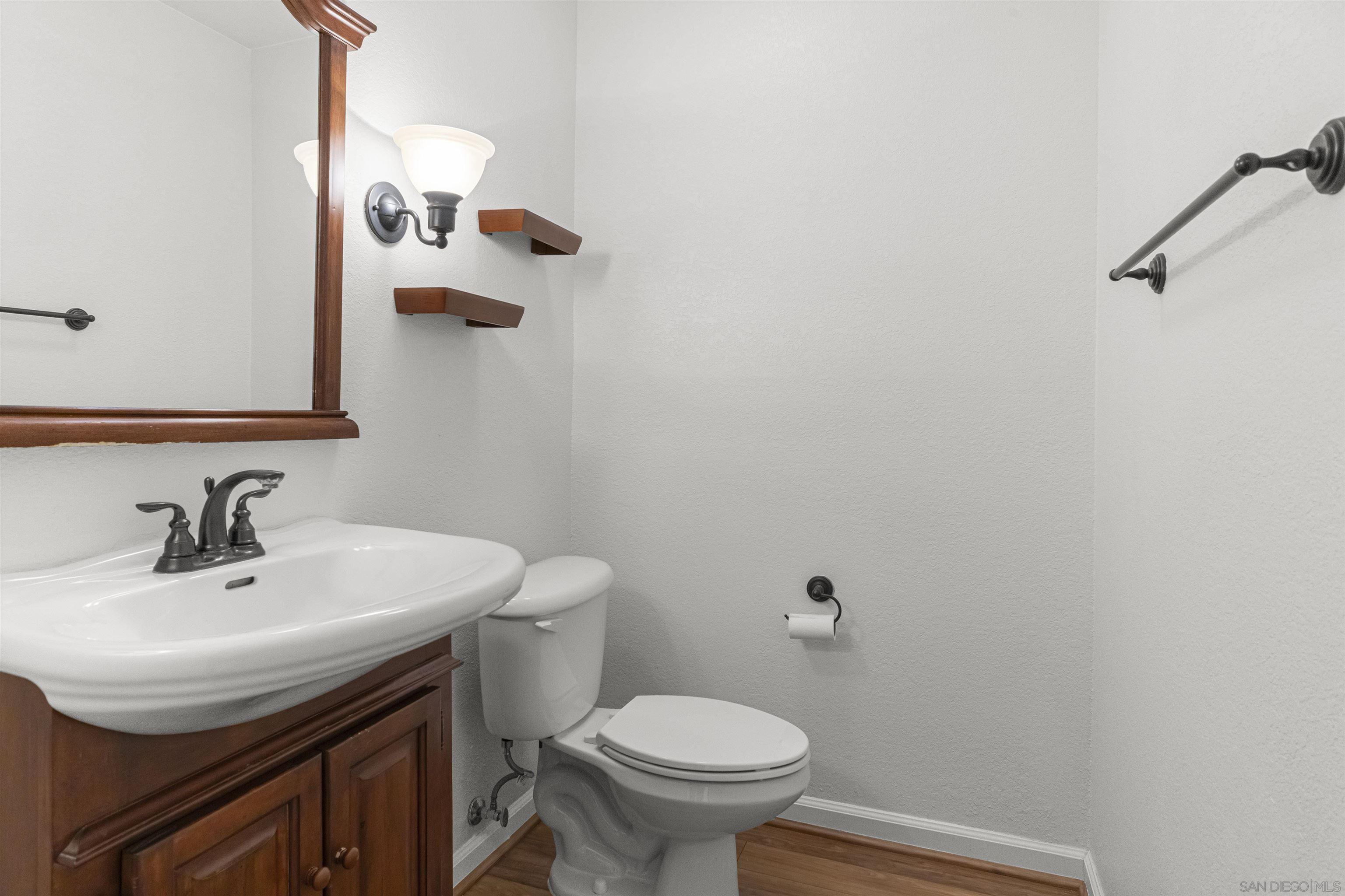 Detail Gallery Image 13 of 35 For 1417  N Broadway  #B,  Escondido,  CA 92026 - 2 Beds | 1/1 Baths