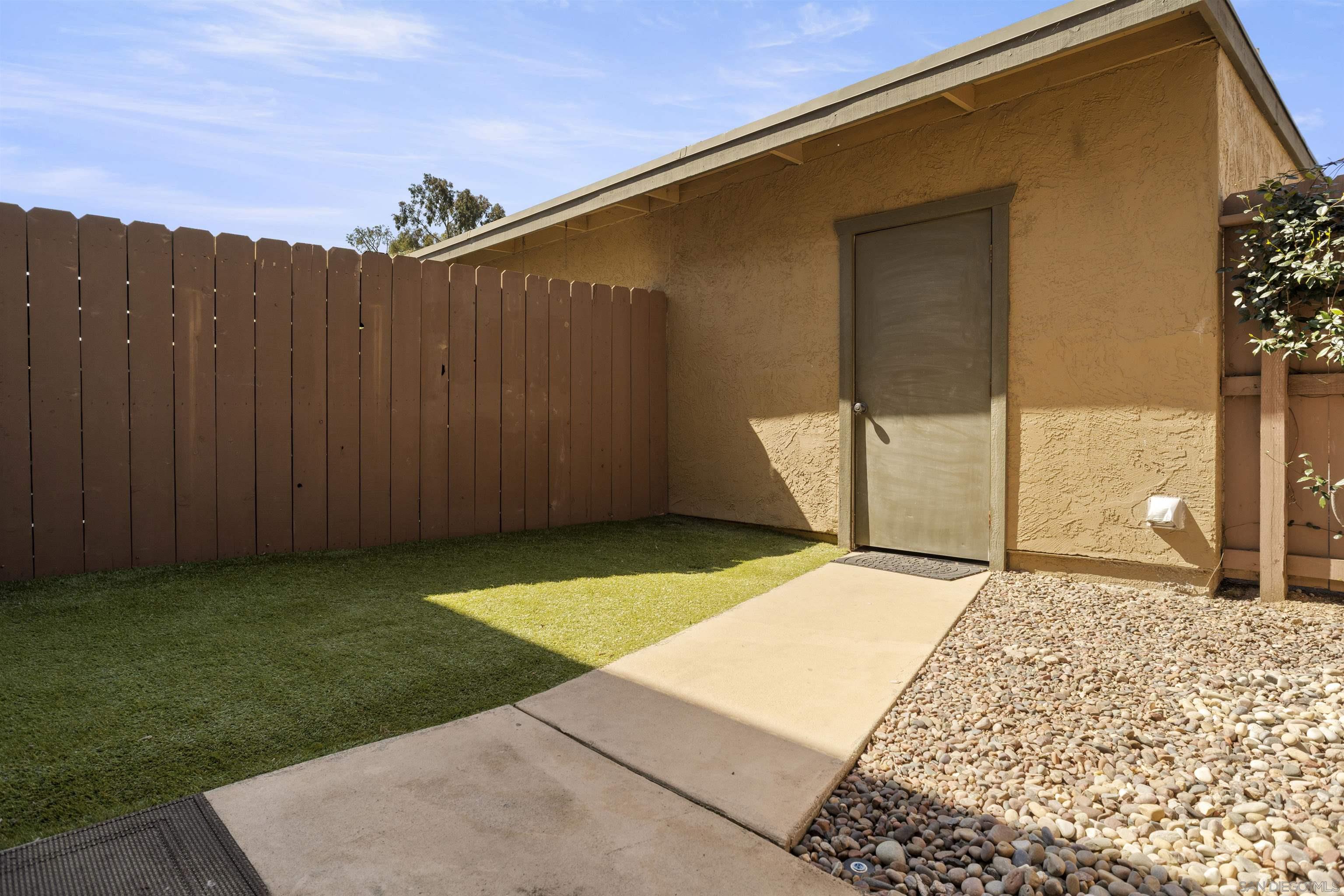 Detail Gallery Image 23 of 35 For 1417  N Broadway  #B,  Escondido,  CA 92026 - 2 Beds | 1/1 Baths