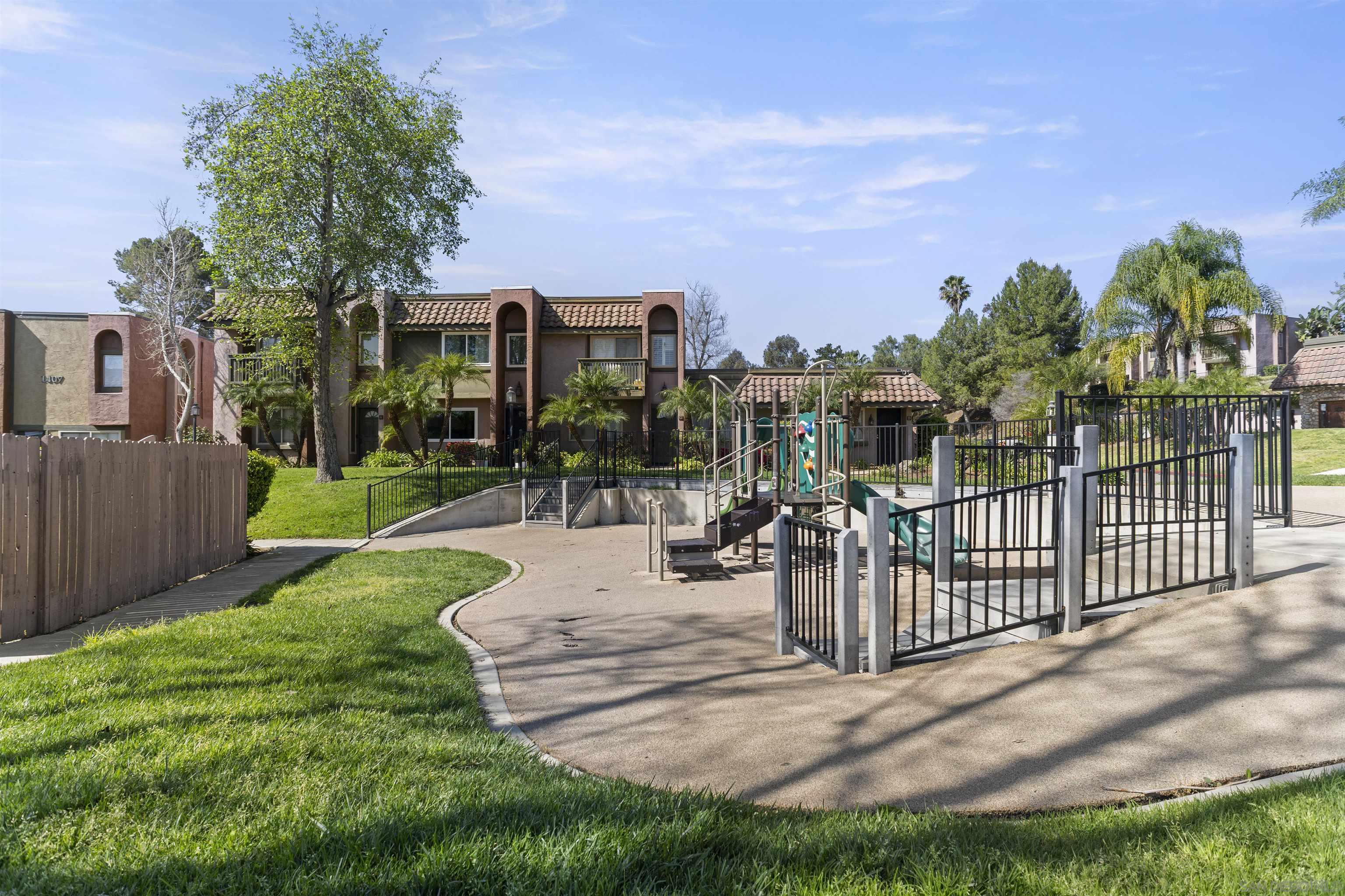 Detail Gallery Image 29 of 35 For 1417  N Broadway  #B,  Escondido,  CA 92026 - 2 Beds | 1/1 Baths