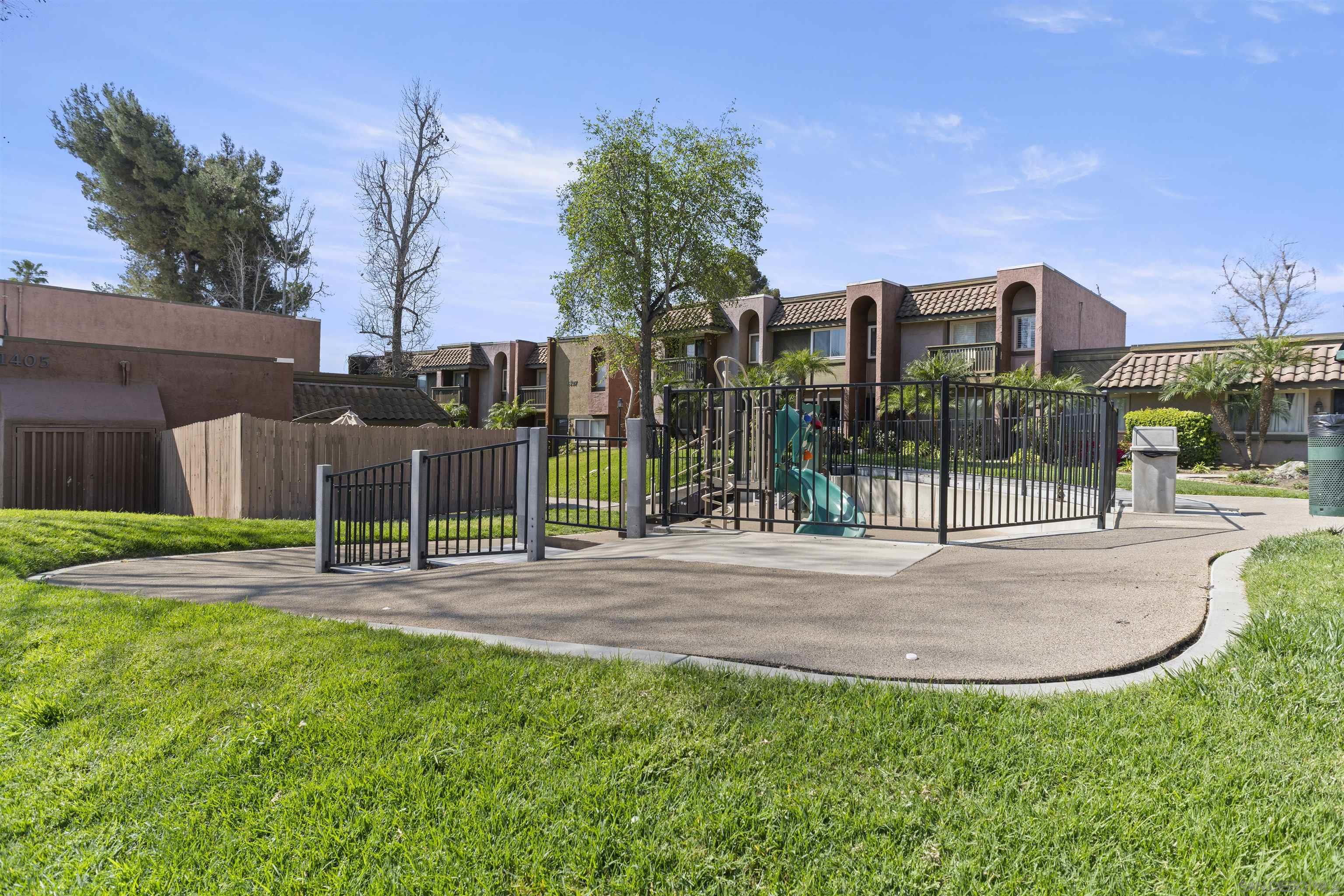 Detail Gallery Image 30 of 35 For 1417  N Broadway  #B,  Escondido,  CA 92026 - 2 Beds | 1/1 Baths