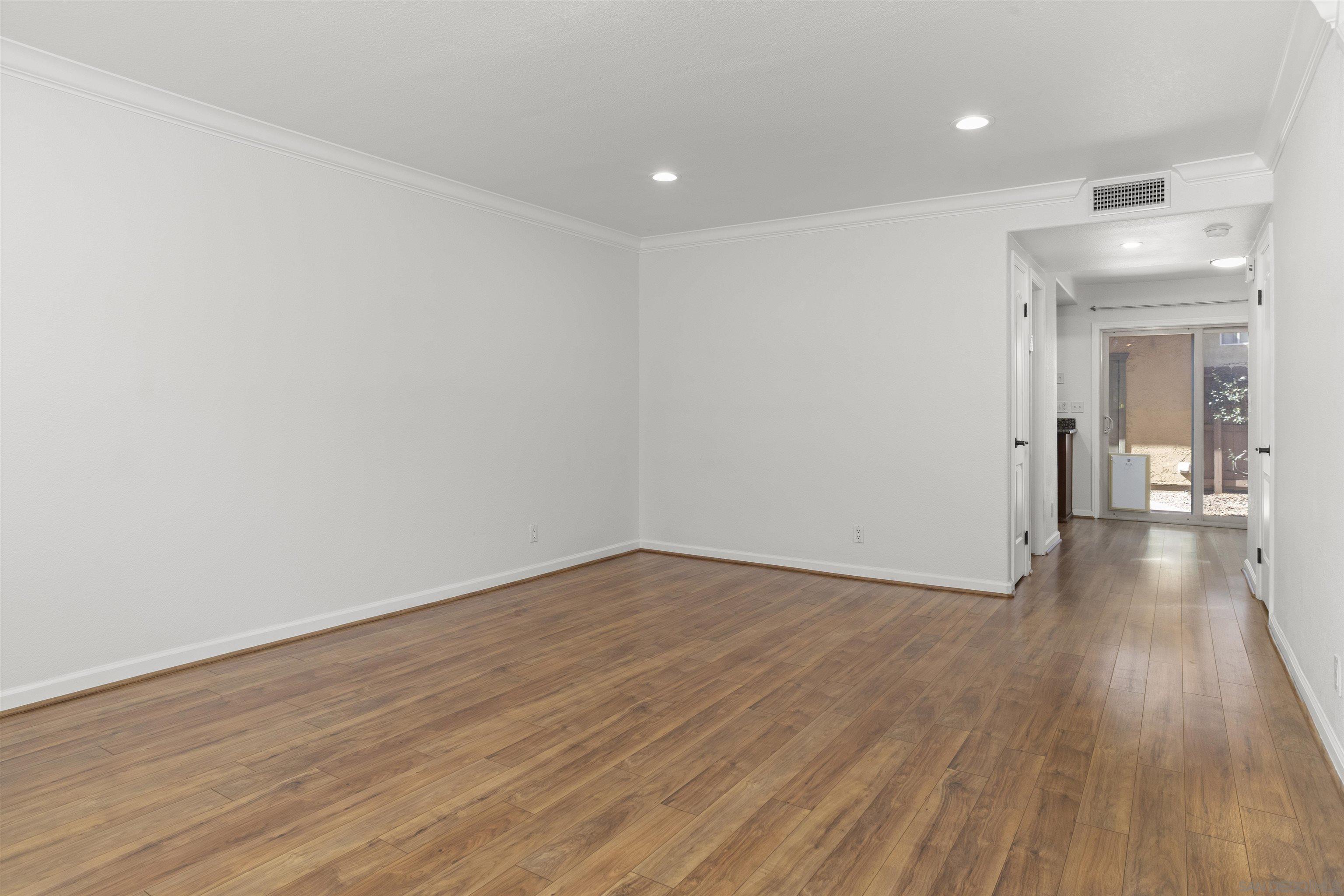 Detail Gallery Image 7 of 35 For 1417  N Broadway  #B,  Escondido,  CA 92026 - 2 Beds | 1/1 Baths