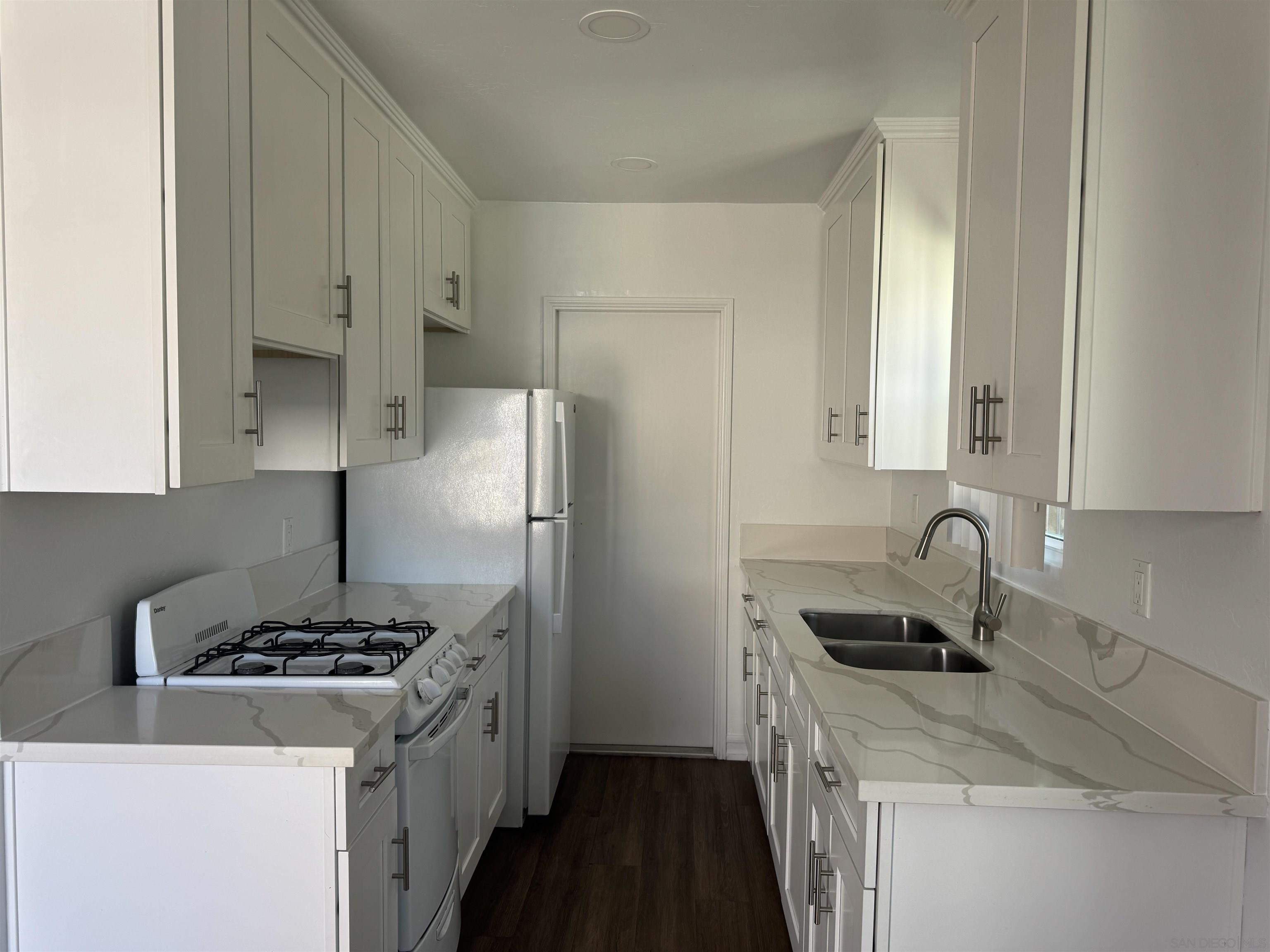 Detail Gallery Image 2 of 9 For 170  Garrett Ave. (1/2), Chula Vista,  CA 91910 - 0 Beds | 1 Baths