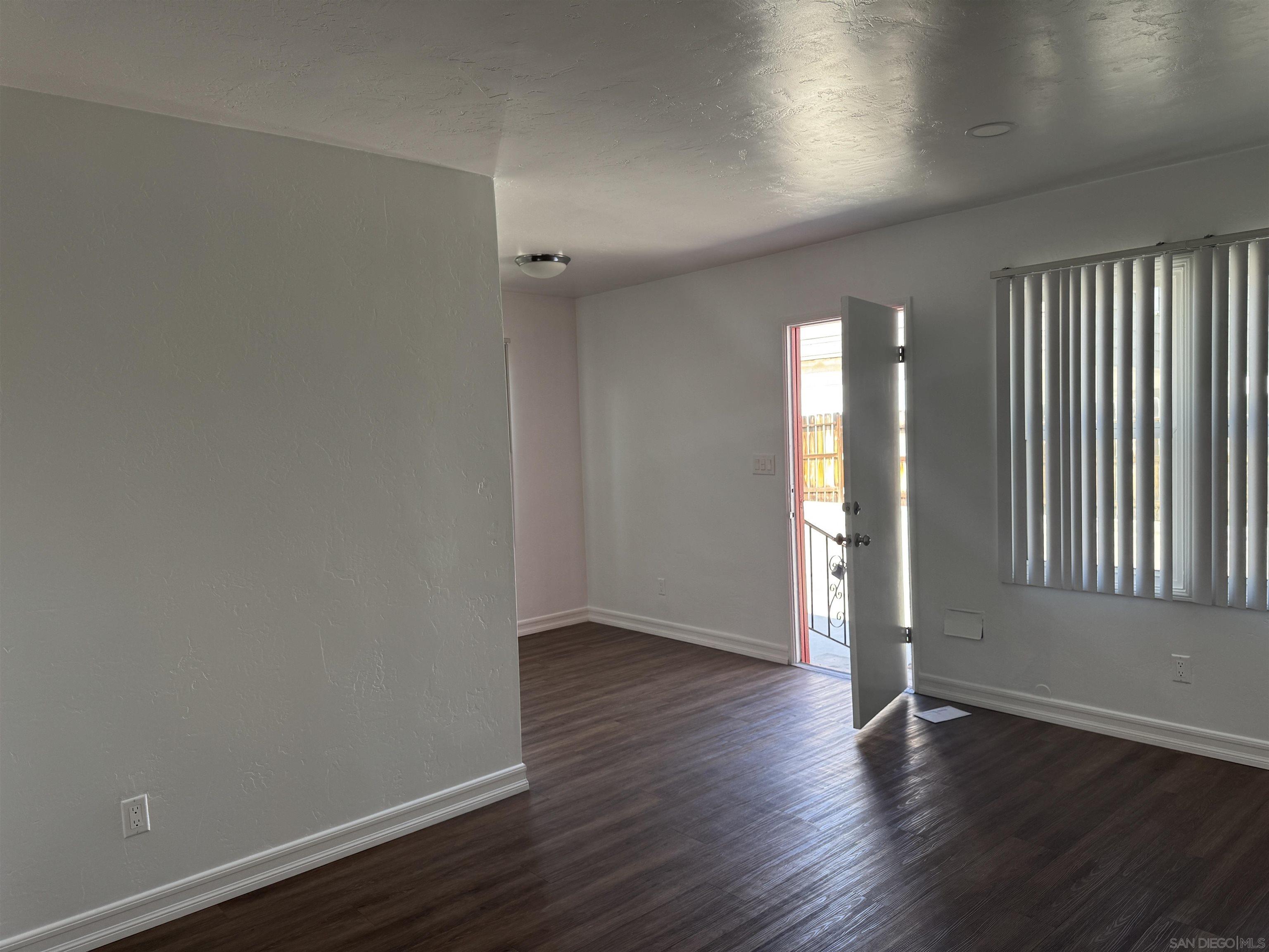 Detail Gallery Image 7 of 9 For 170  Garrett Ave. (1/2), Chula Vista,  CA 91910 - 0 Beds | 1 Baths