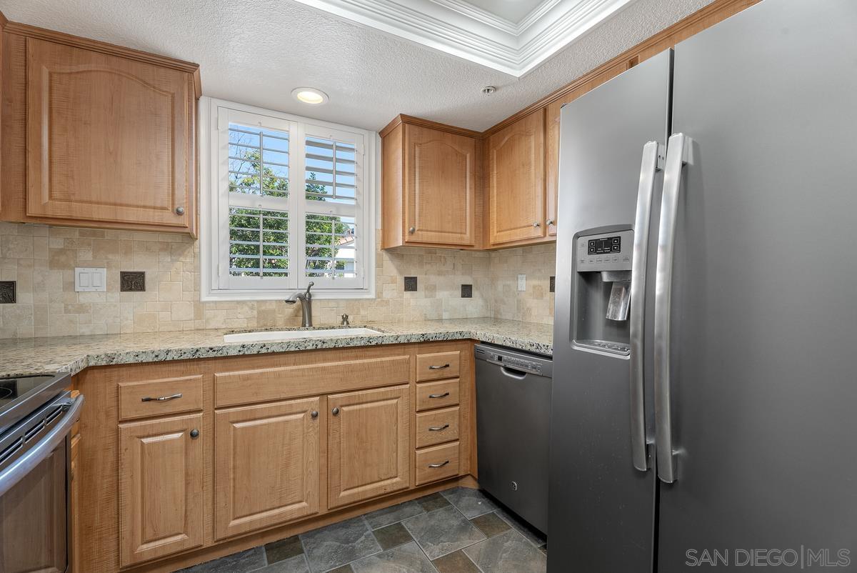 Detail Gallery Image 7 of 18 For 142 N Mine Canyon Rd.  Unit a,  Orange,  CA 92869 - 2 Beds | 2 Baths