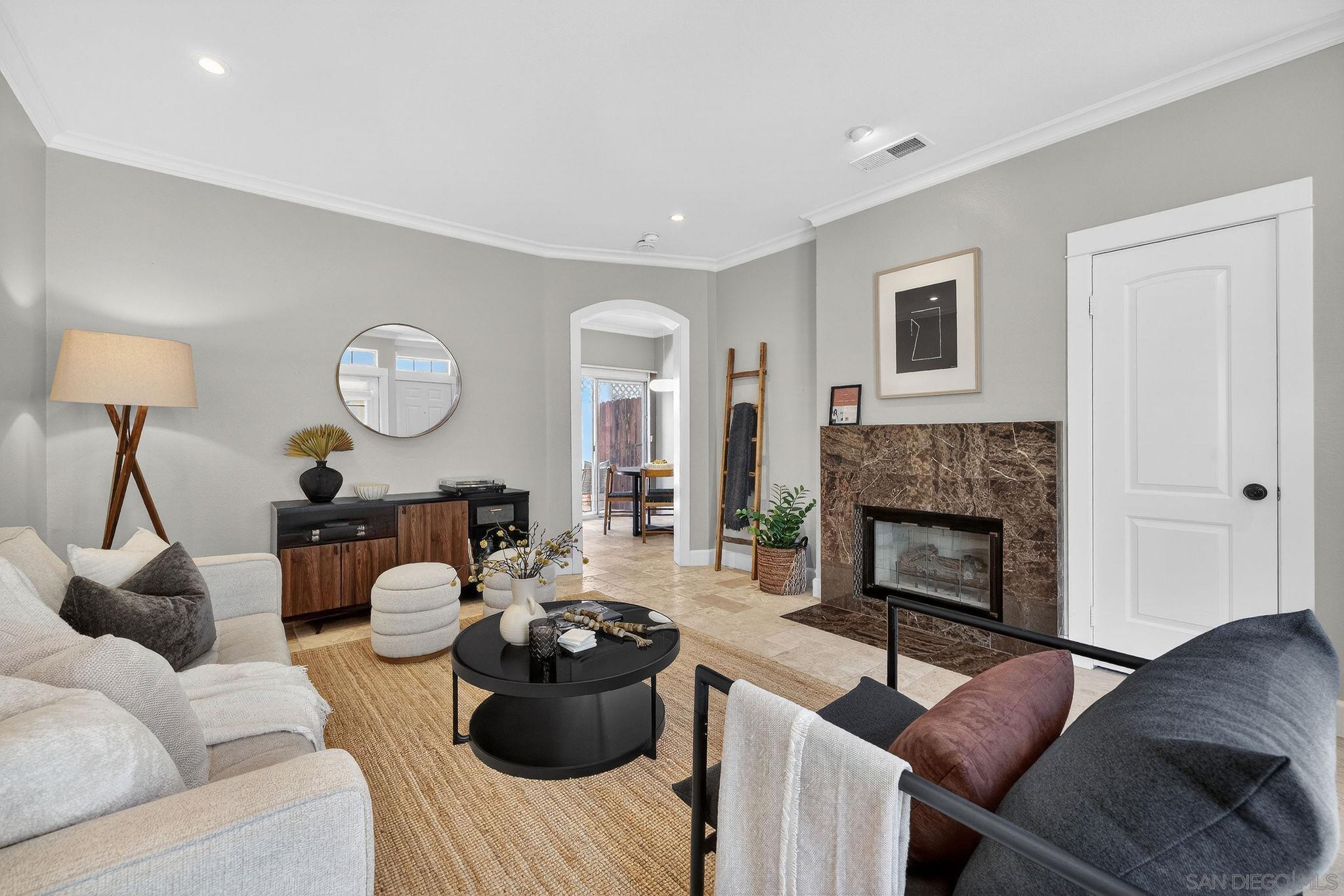 Detail Gallery Image 2 of 21 For 1435  Robinson Ave, San Diego,  CA 92103 - 2 Beds | 2/1 Baths