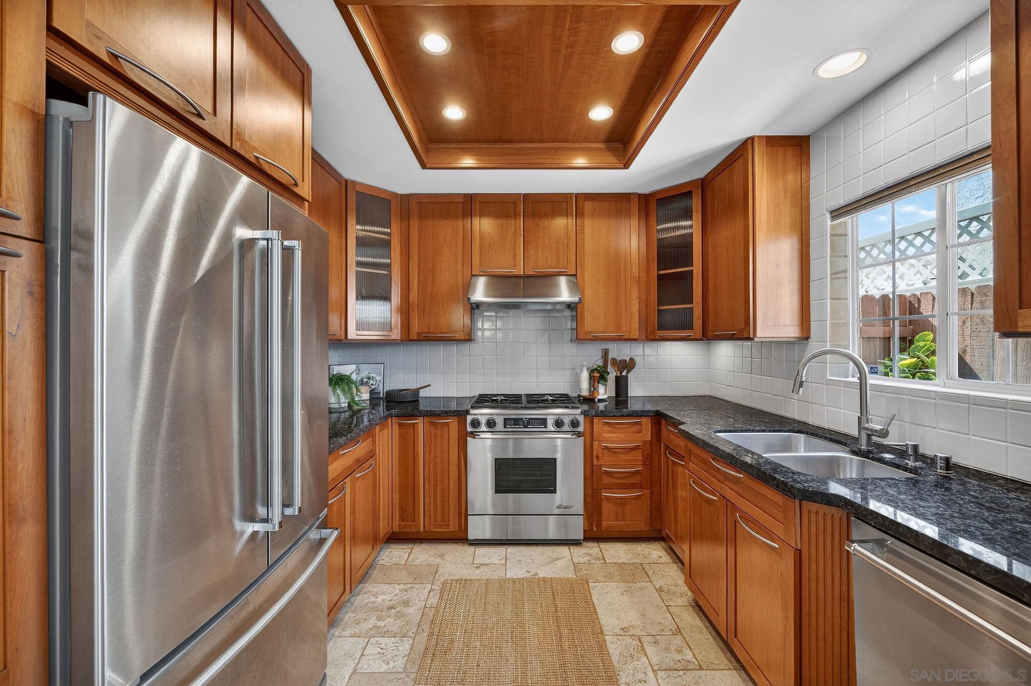 Detail Gallery Image 6 of 21 For 1435  Robinson Ave, San Diego,  CA 92103 - 2 Beds | 2/1 Baths