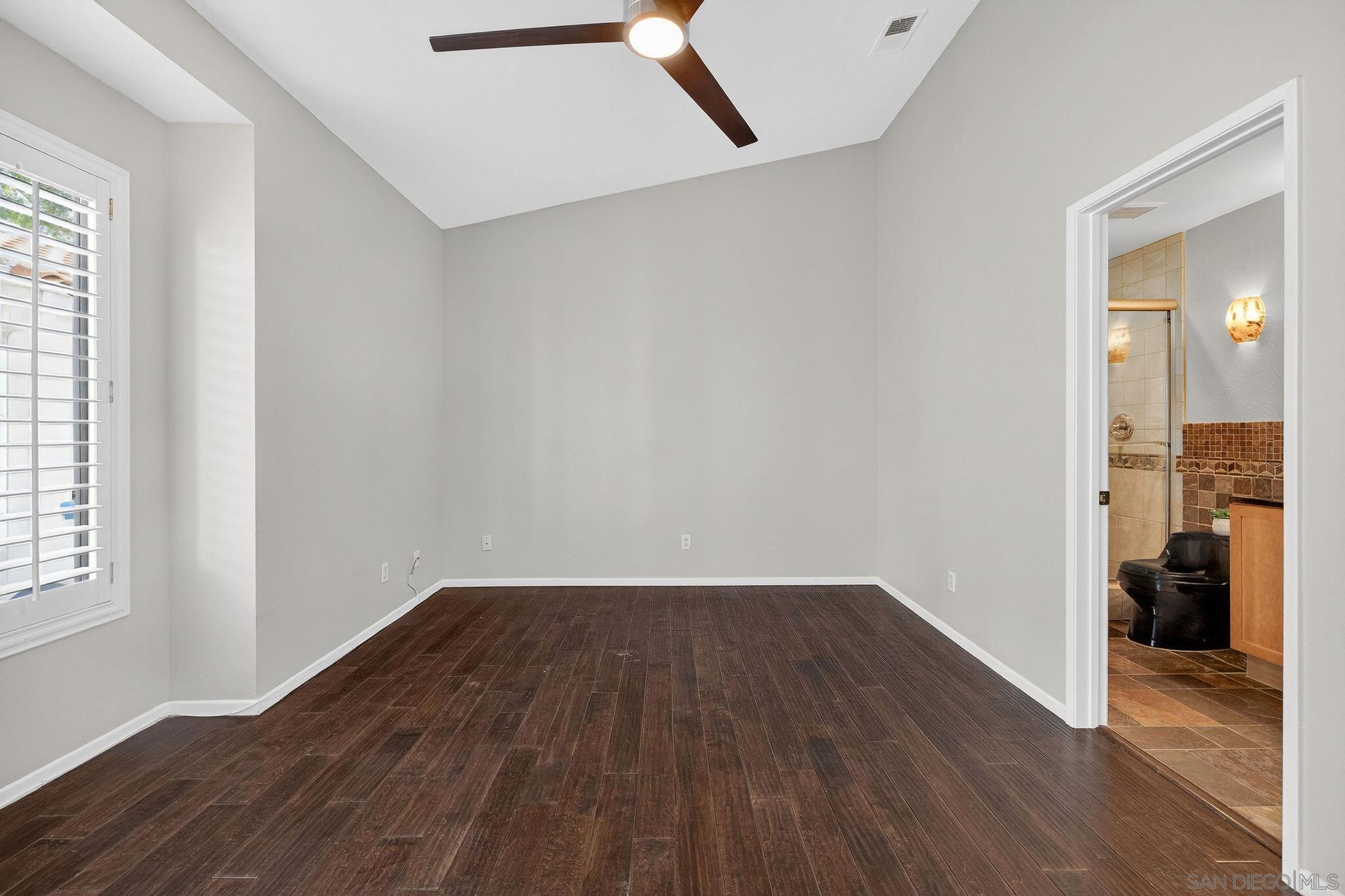 Detail Gallery Image 10 of 21 For 1435  Robinson Ave, San Diego,  CA 92103 - 2 Beds | 2/1 Baths