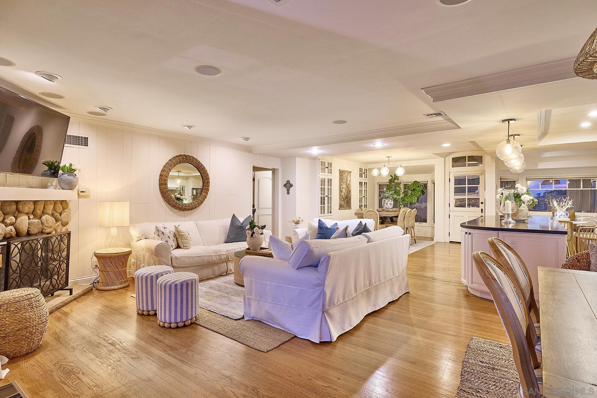 Detail Gallery Image 3 of 48 For 743  Marsolan Ave, Solana Beach,  CA 92075 - 5 Beds | 3 Baths