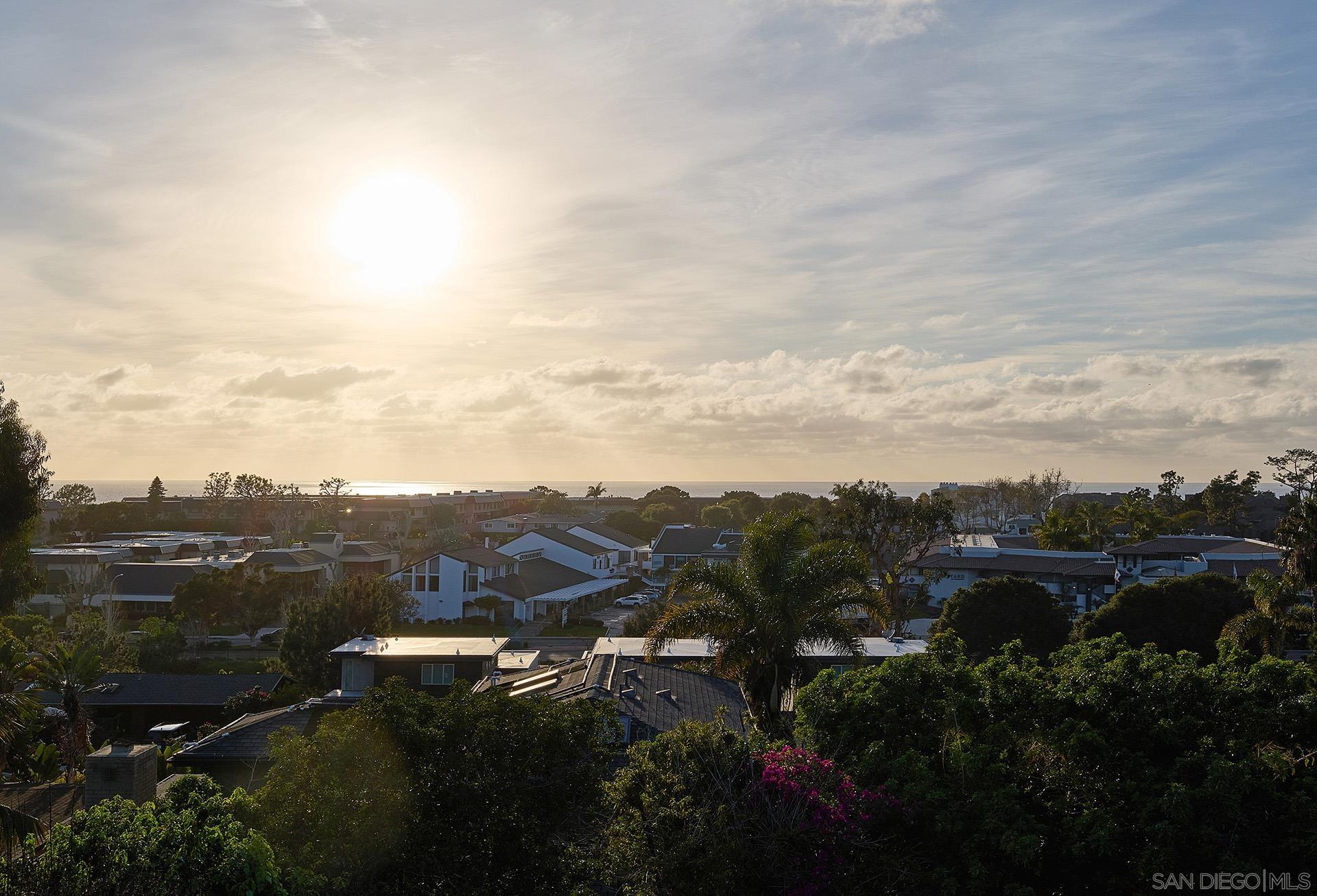 Detail Gallery Image 21 of 48 For 743  Marsolan Ave, Solana Beach,  CA 92075 - 5 Beds | 3 Baths
