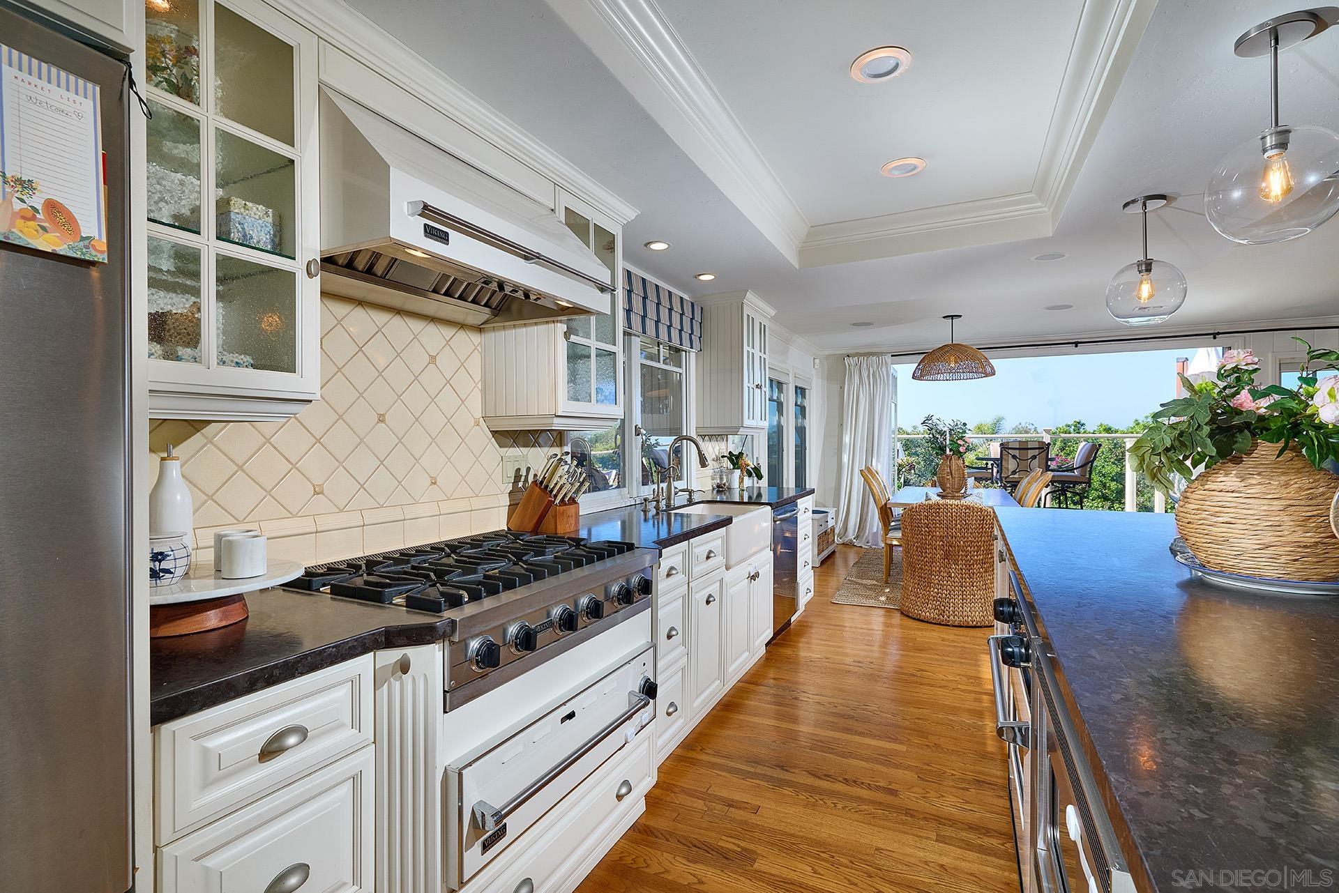 Detail Gallery Image 27 of 48 For 743  Marsolan Ave, Solana Beach,  CA 92075 - 5 Beds | 3 Baths