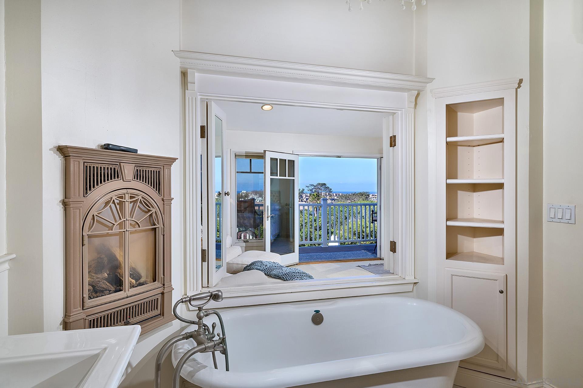 Detail Gallery Image 33 of 48 For 743  Marsolan Ave, Solana Beach,  CA 92075 - 5 Beds | 3 Baths