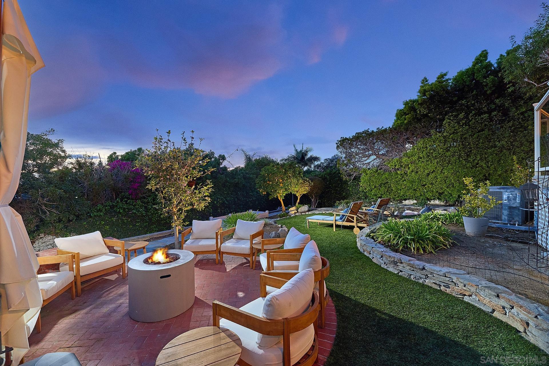 Detail Gallery Image 9 of 48 For 743  Marsolan Ave, Solana Beach,  CA 92075 - 5 Beds | 3 Baths