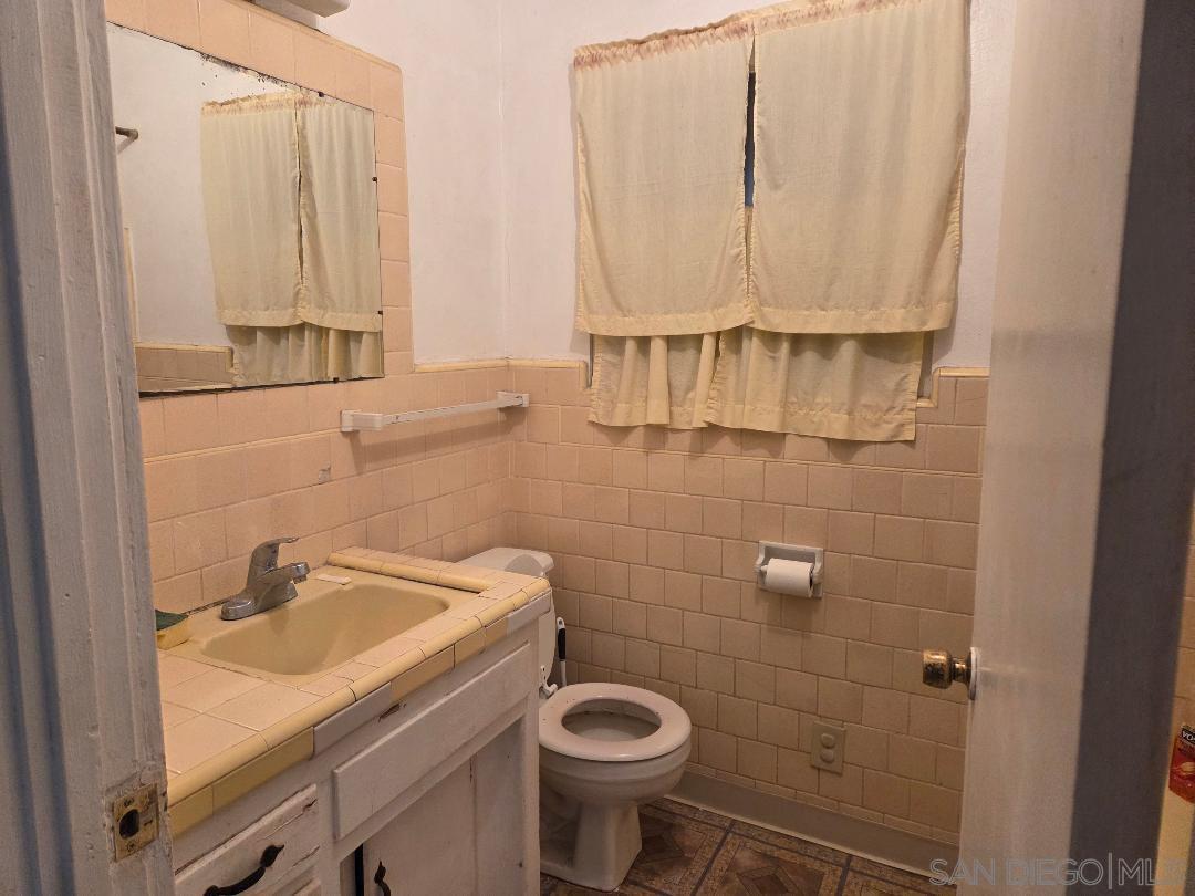 Detail Gallery Image 6 of 8 For 12731  Julian Avenue, Lakeside,  CA 92040 - 2 Beds | 1 Baths